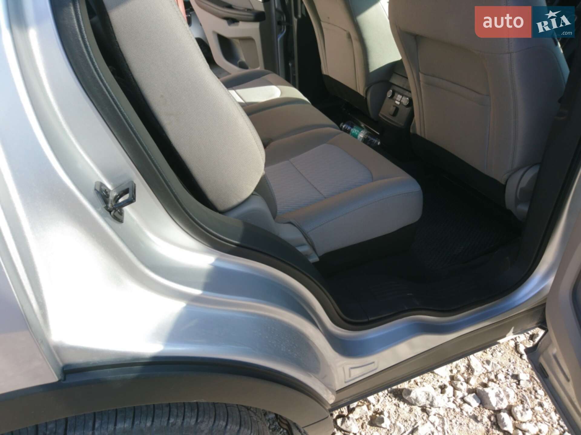 Ford Explorer 2018 VIN 1FM5K8B88JGC24087 фото оголошення 6 з 12