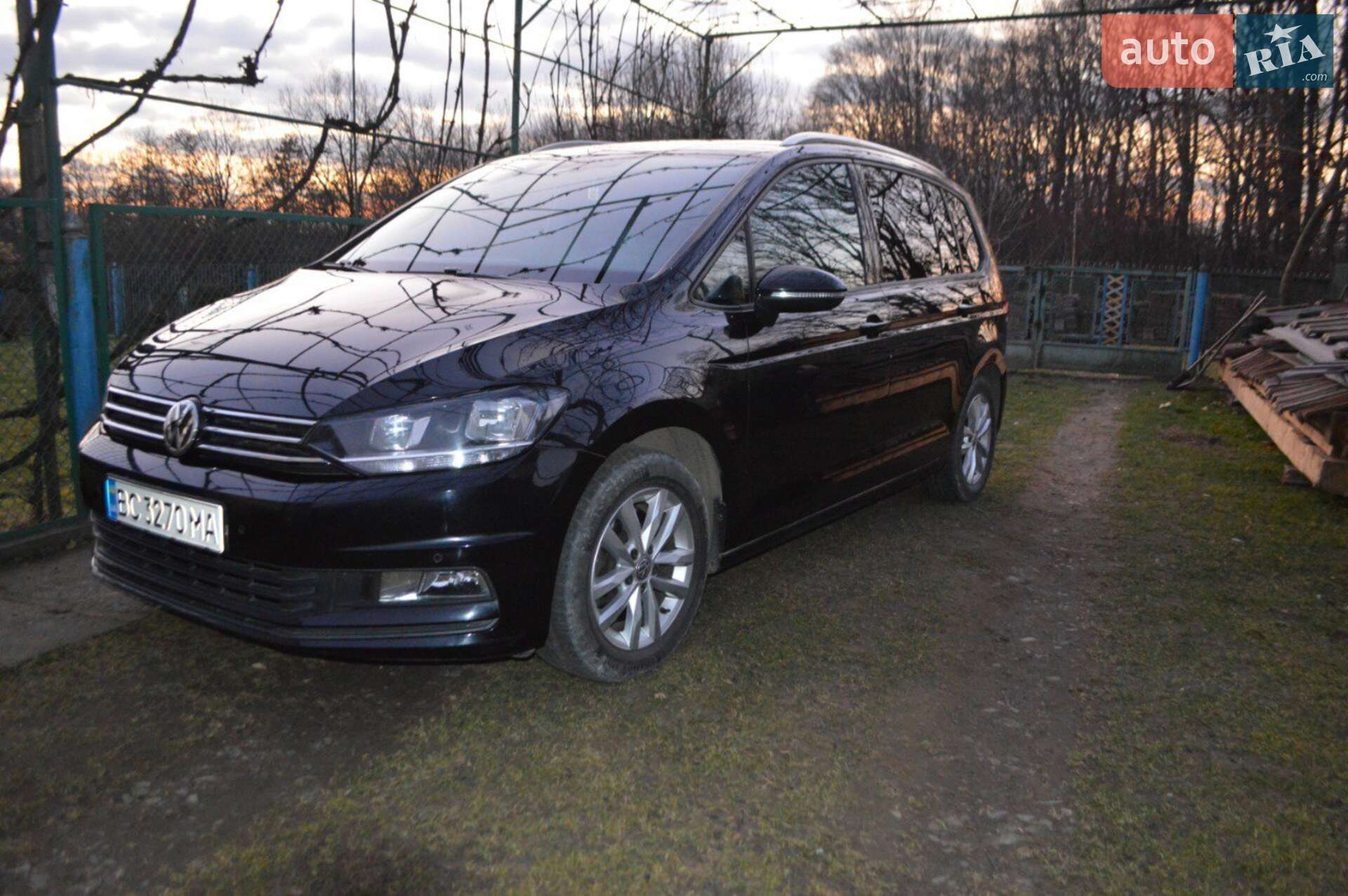 Volkswagen Touran 2016 VIN WVGZZZ1TZGW552929 фото оголошення 2 з 17