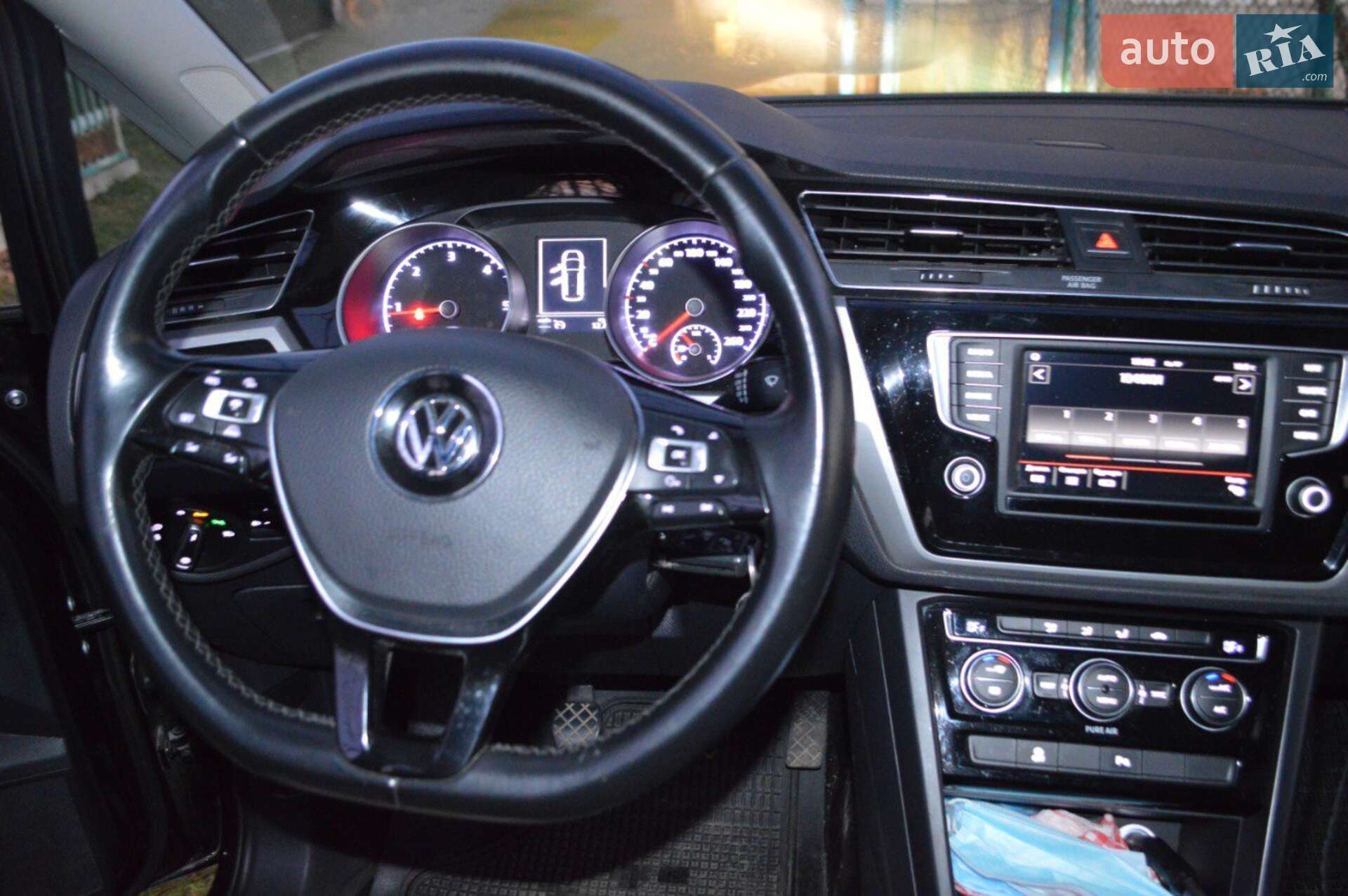 Volkswagen Touran 2016 VIN WVGZZZ1TZGW552929 фото оголошення 3 з 17