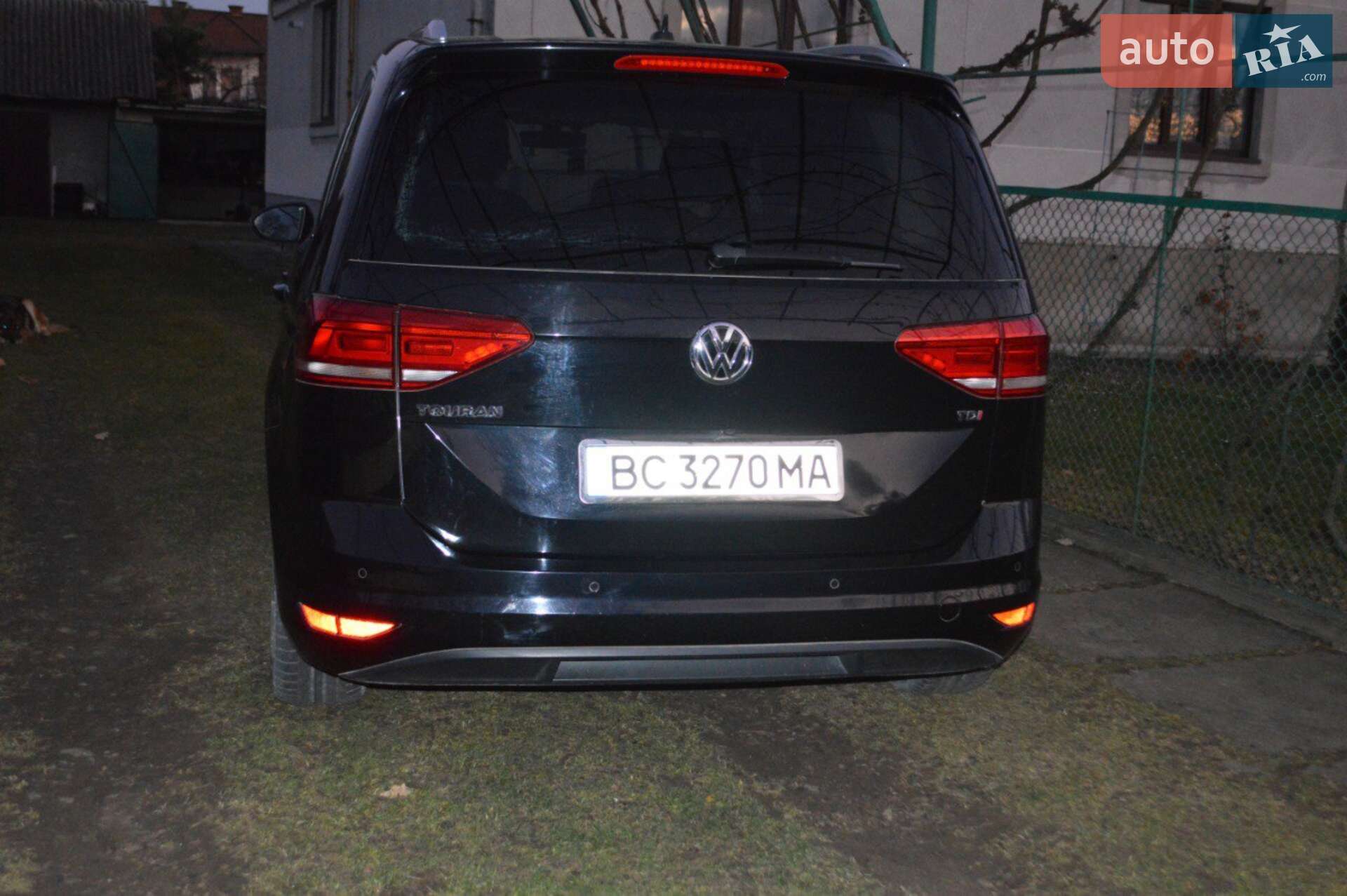 Volkswagen Touran 2016 VIN WVGZZZ1TZGW552929 фото оголошення 4 з 17
