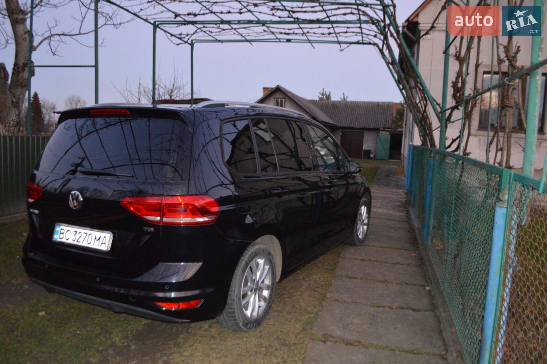 Volkswagen Touran 2016 VIN WVGZZZ1TZGW552929 фото оголошення 5 з 17