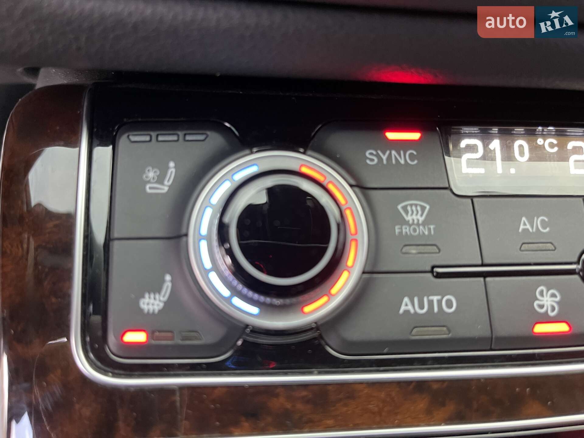 Audi A8 2016 VIN WAU43AFD7GN020054 фото оголошення 4 з 41
