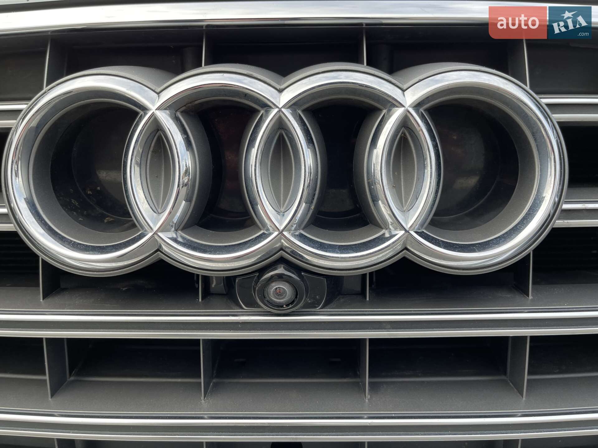 Audi A8 2016 VIN WAU43AFD7GN020054 фото оголошення 14 з 41