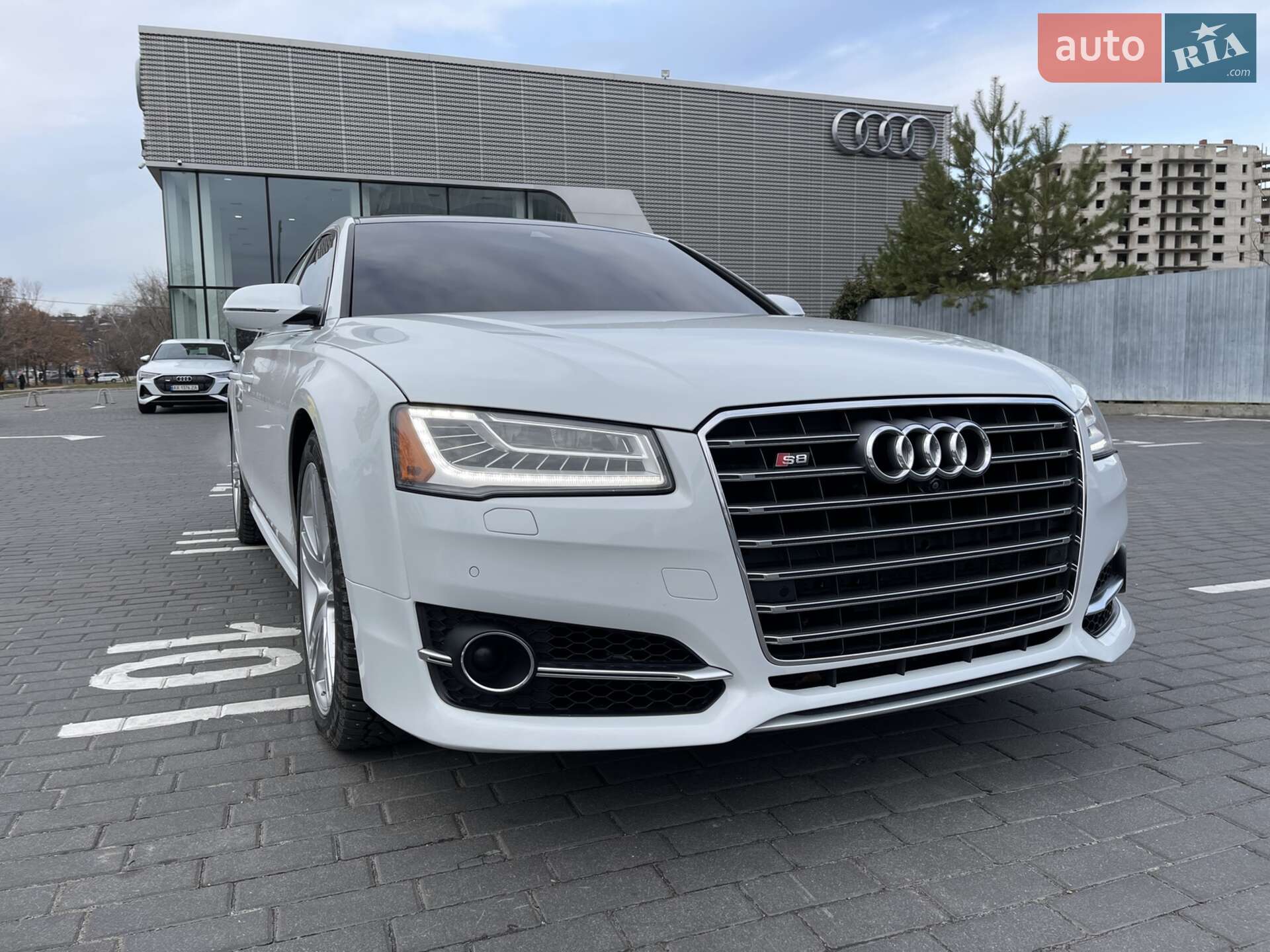Audi A8 2016 VIN WAU43AFD7GN020054 фото оголошення 15 з 41
