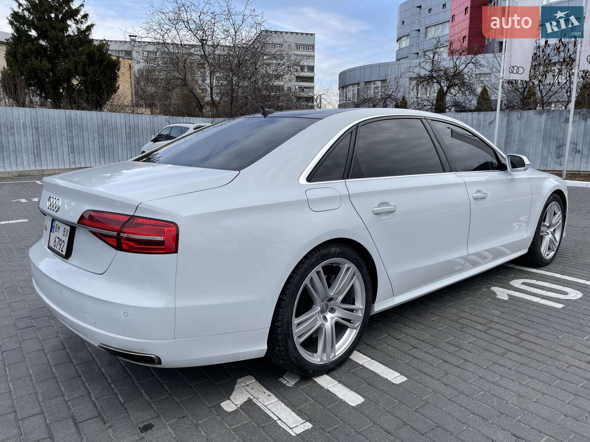 Audi A8 2016 VIN WAU43AFD7GN020054 фото оголошення 22 з 41