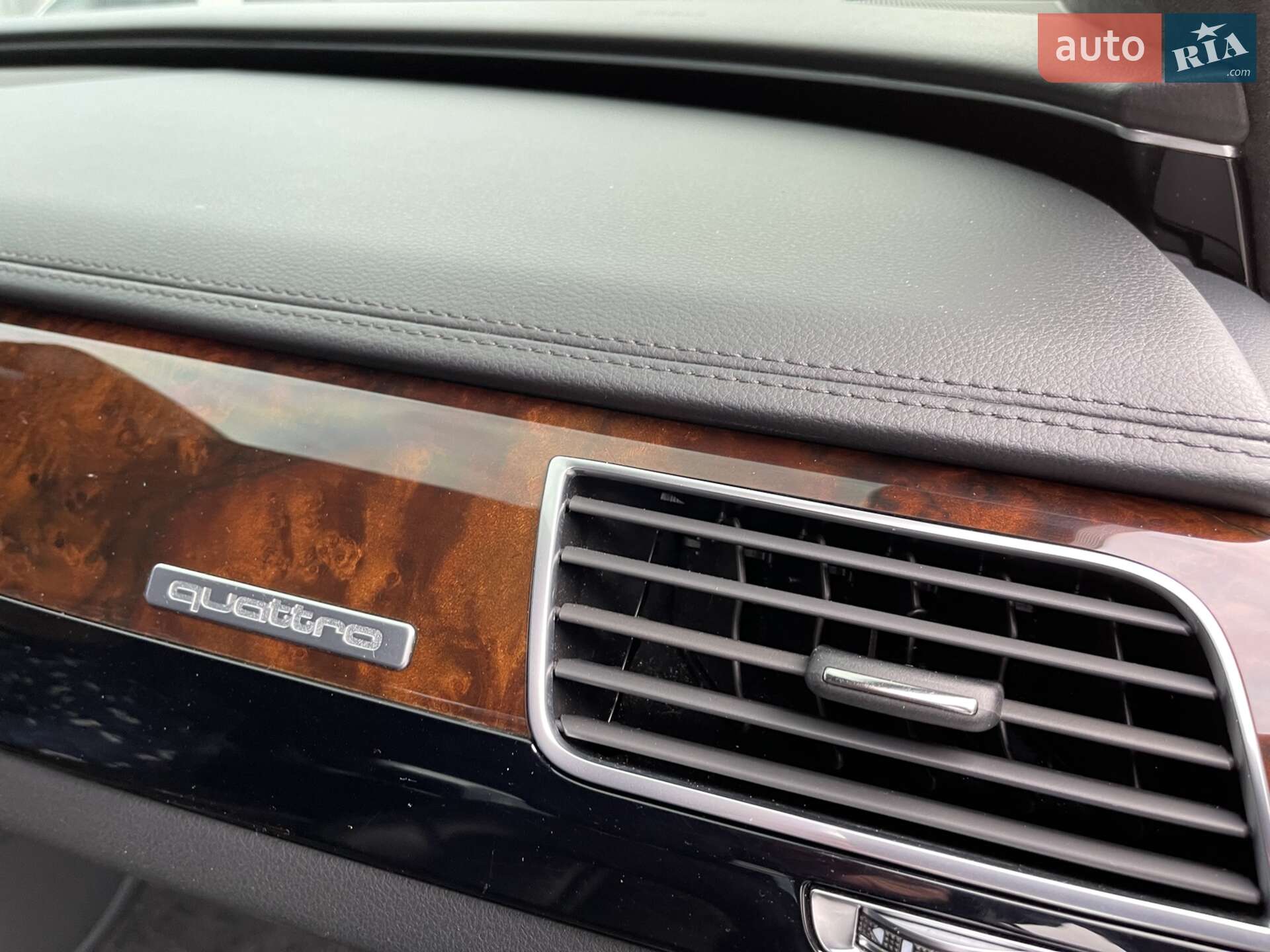 Audi A8 2016 VIN WAU43AFD7GN020054 фото оголошення 23 з 41