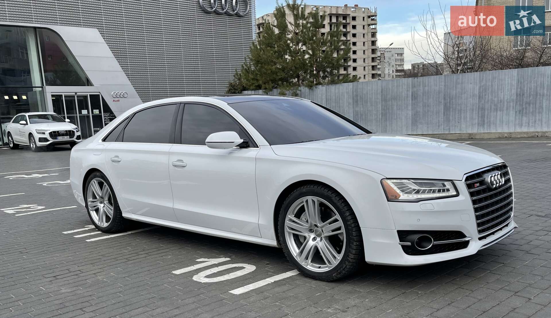 Audi A8 2016 VIN WAU43AFD7GN020054 фото оголошення 26 з 41