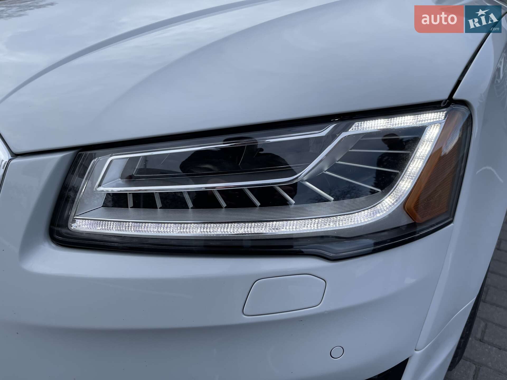 Audi A8 2016 VIN WAU43AFD7GN020054 фото оголошення 30 з 41