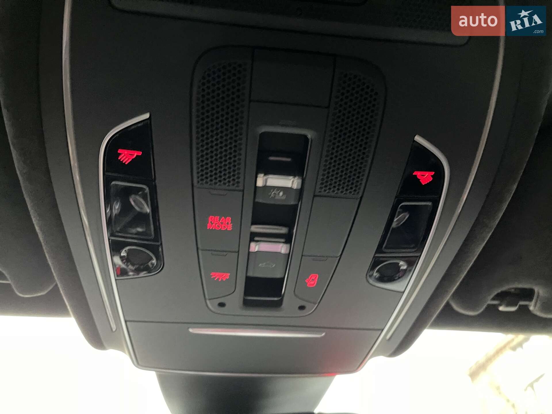 Audi A8 2016 VIN WAU43AFD7GN020054 фото оголошення 38 з 41