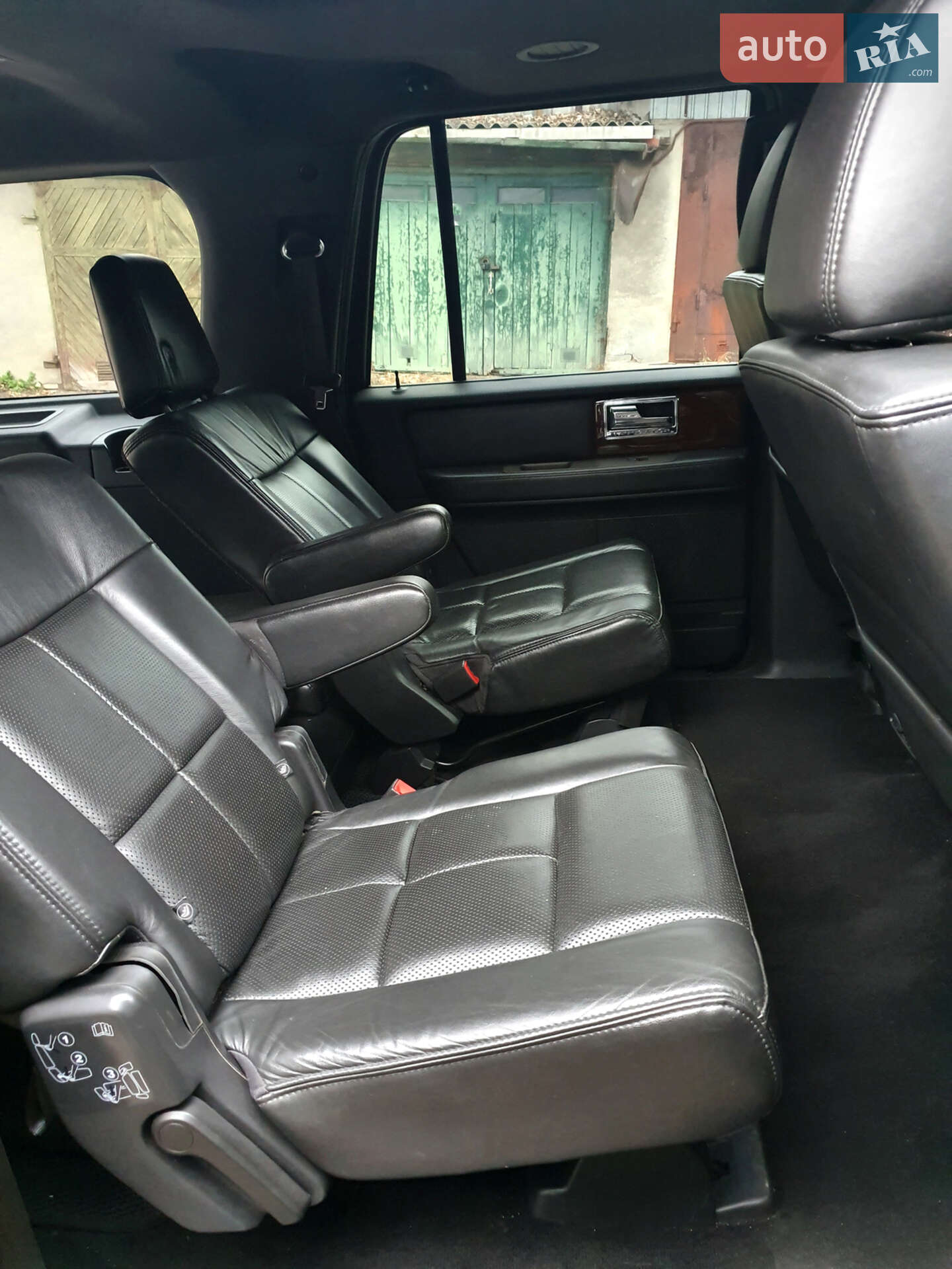 Lincoln Navigator 2012 VIN 5LMJJ3J50CEL07441 фото оголошення 21 з 35