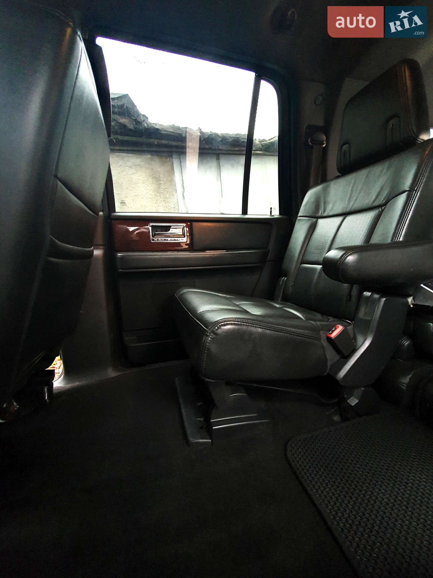 Lincoln Navigator 2012 VIN 5LMJJ3J50CEL07441 фото оголошення 25 з 35
