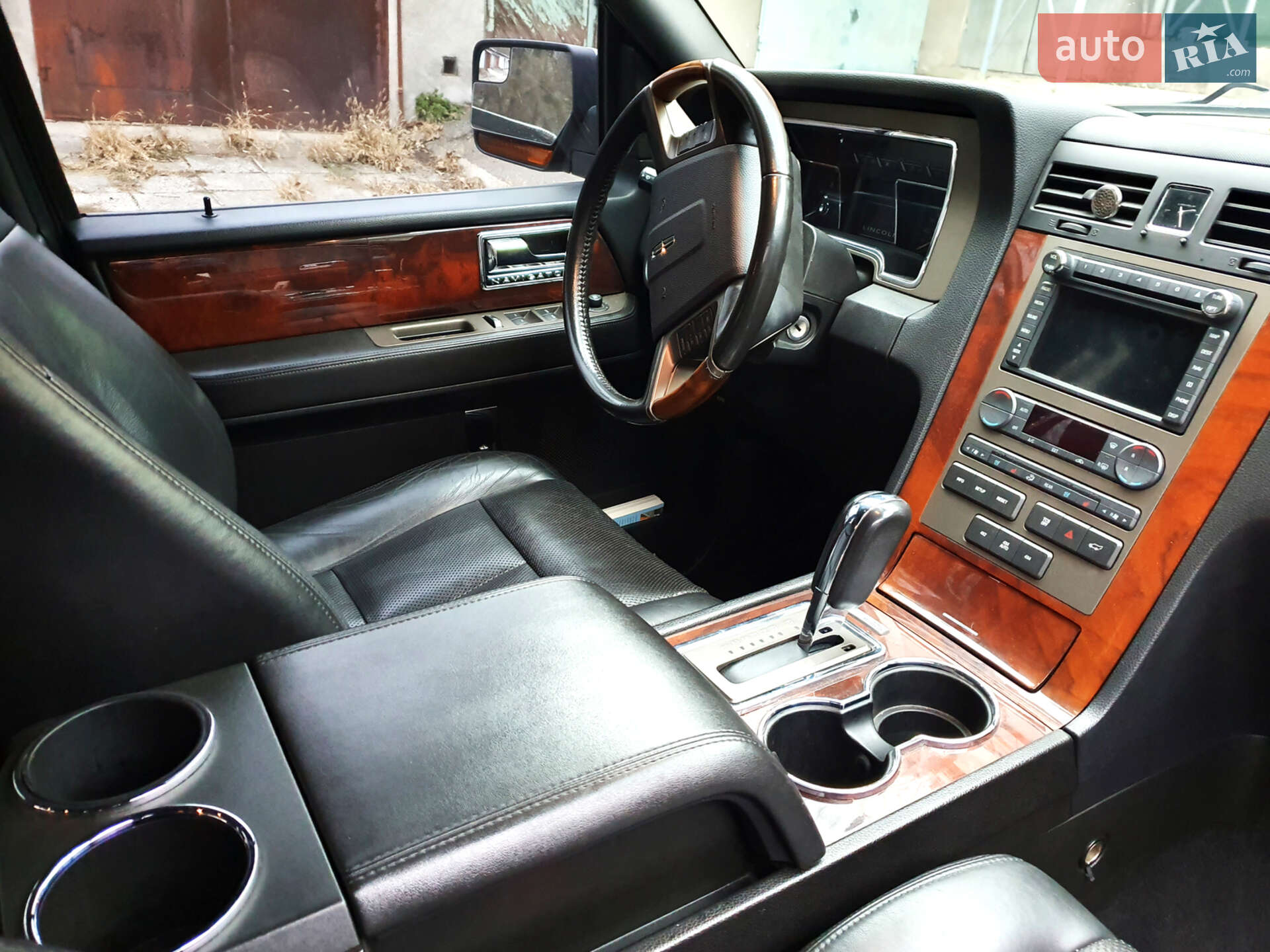 Lincoln Navigator 2012 VIN 5LMJJ3J50CEL07441 фото оголошення 28 з 35