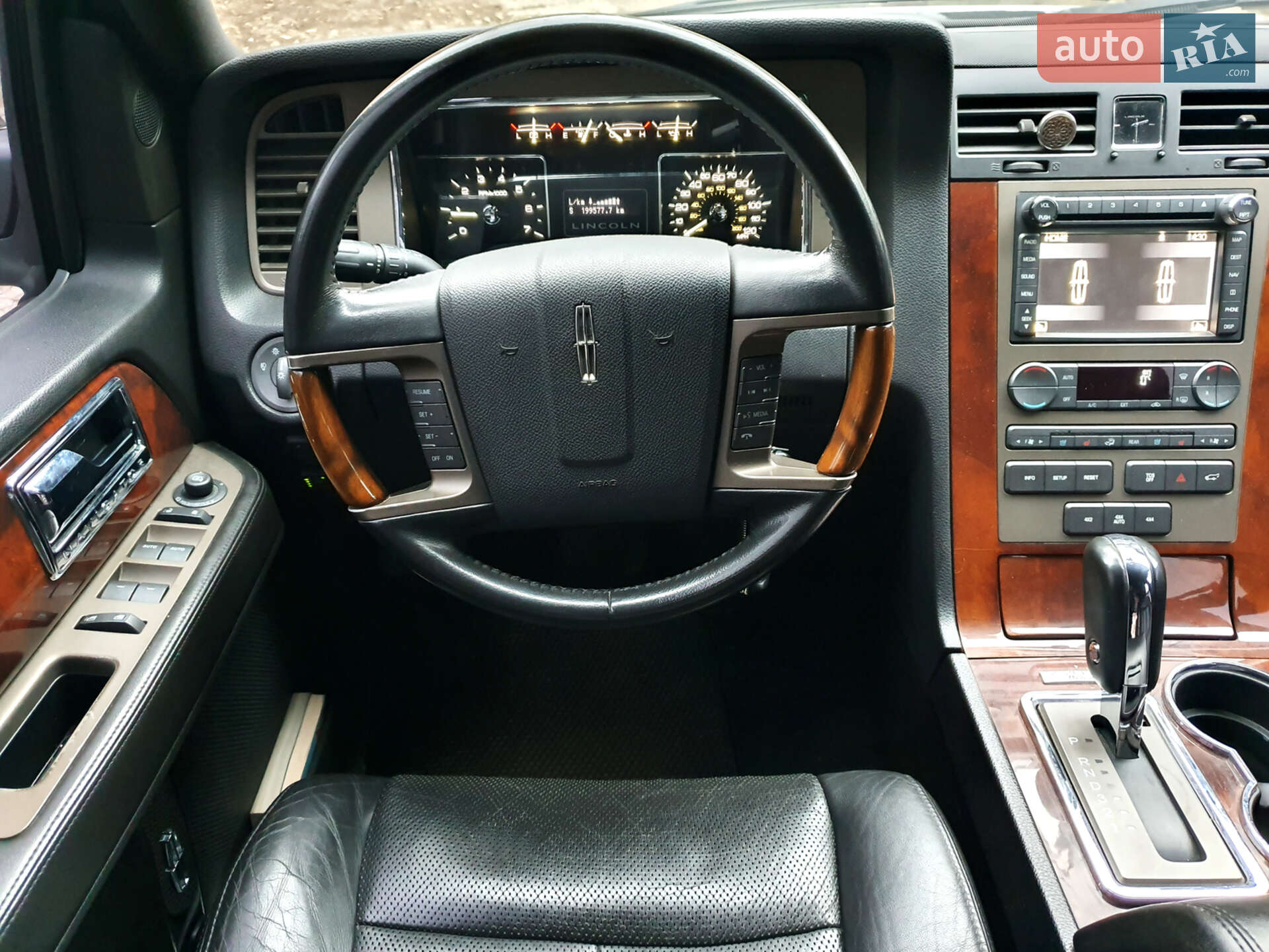 Lincoln Navigator 2012 VIN 5LMJJ3J50CEL07441 фото оголошення 29 з 35