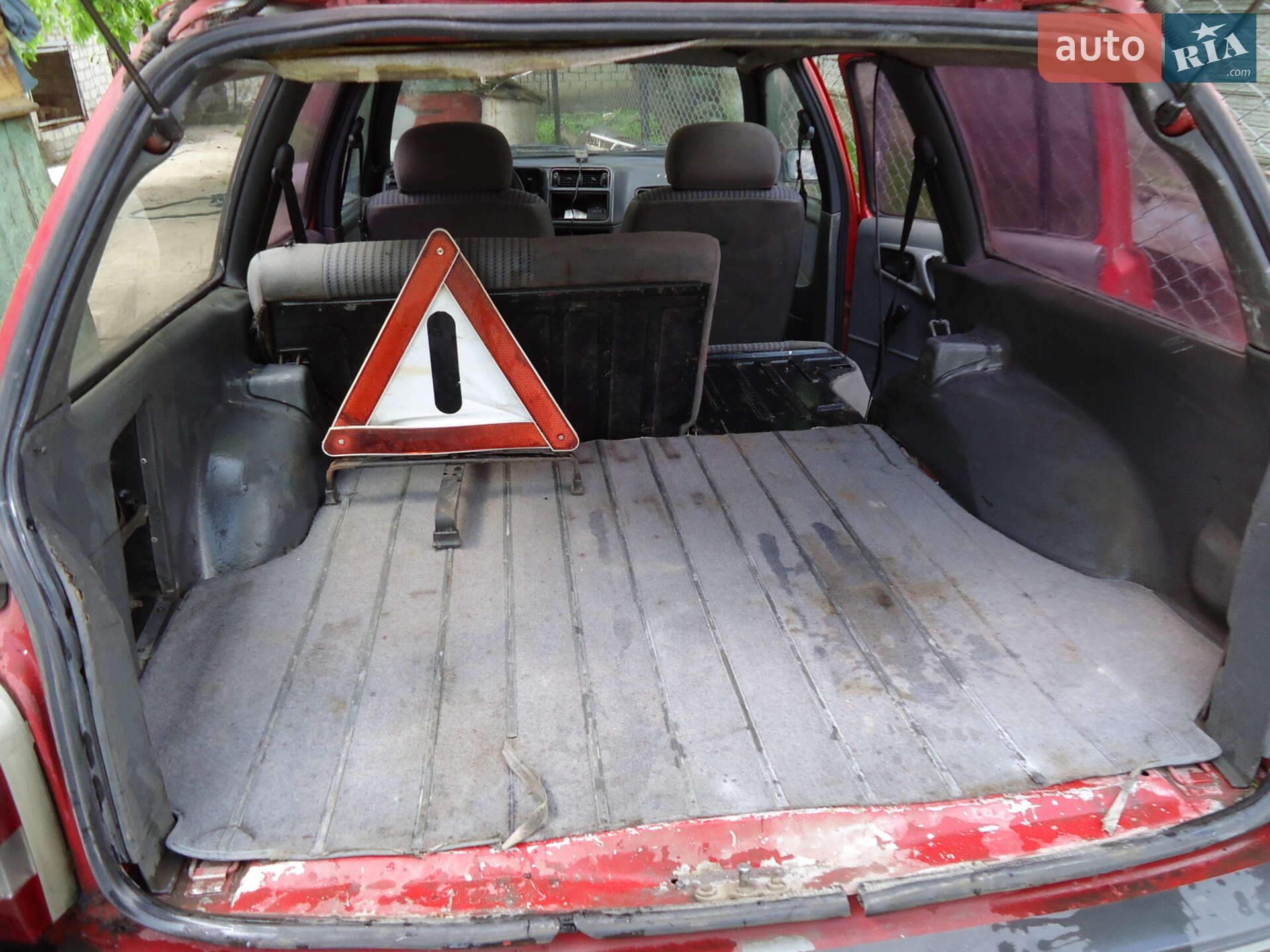 Ford Sierra 1986 VIN WF0NXXGBBNGT44364 фото оголошення 3 з 8