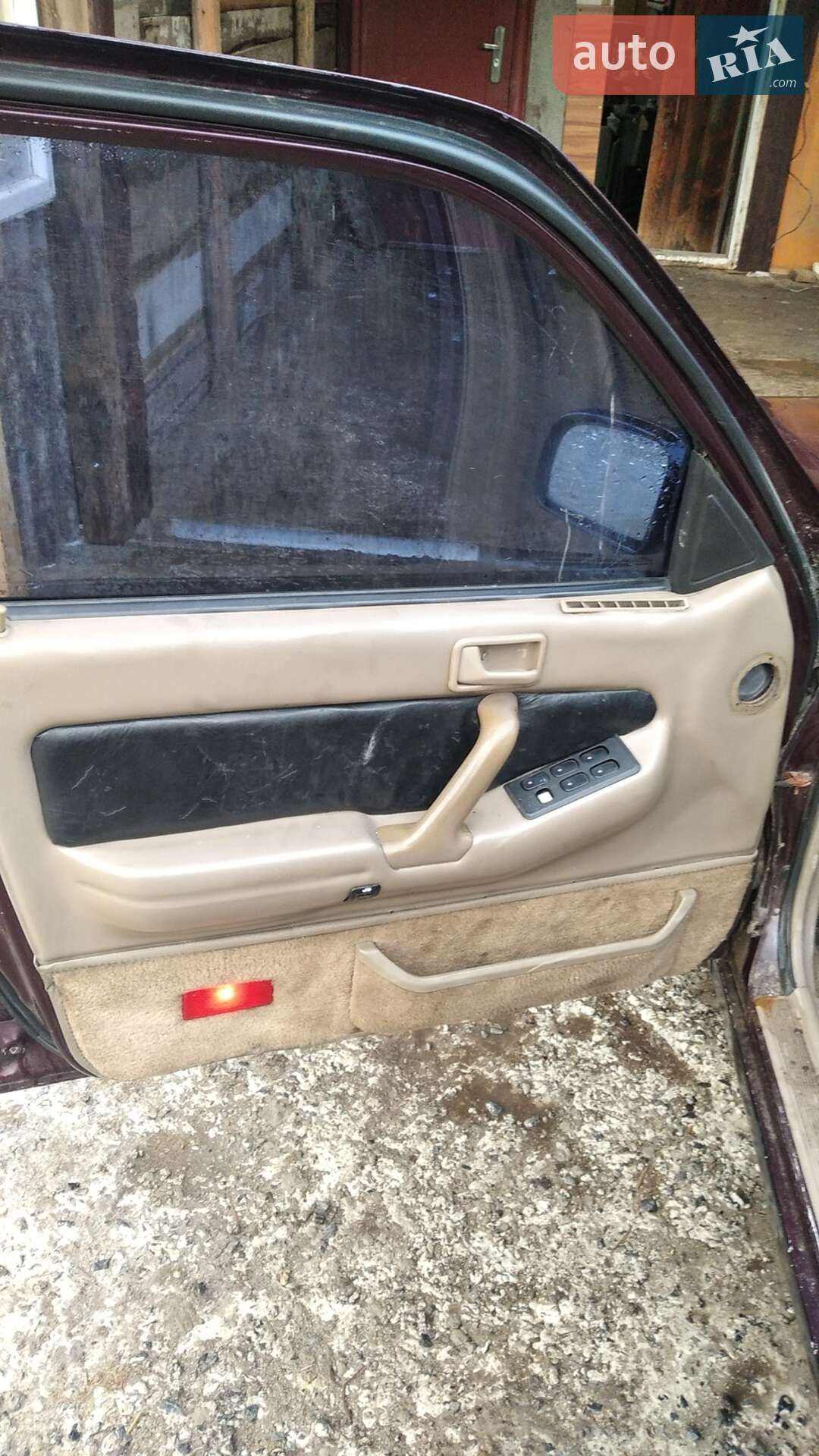 Hyundai Sonata 1993 VIN KMHBF31FPPU539389 фото оголошення 2 з 12