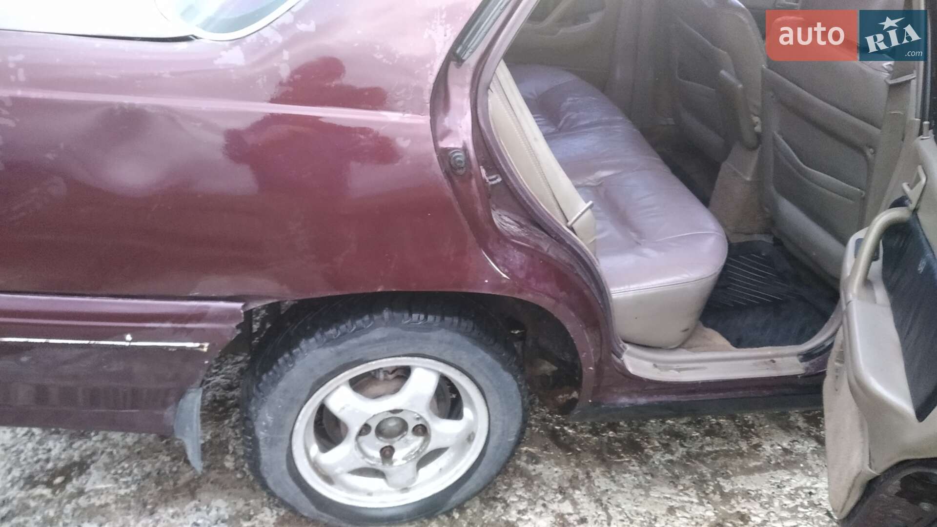 Hyundai Sonata 1993 VIN KMHBF31FPPU539389 фото оголошення 9 з 12