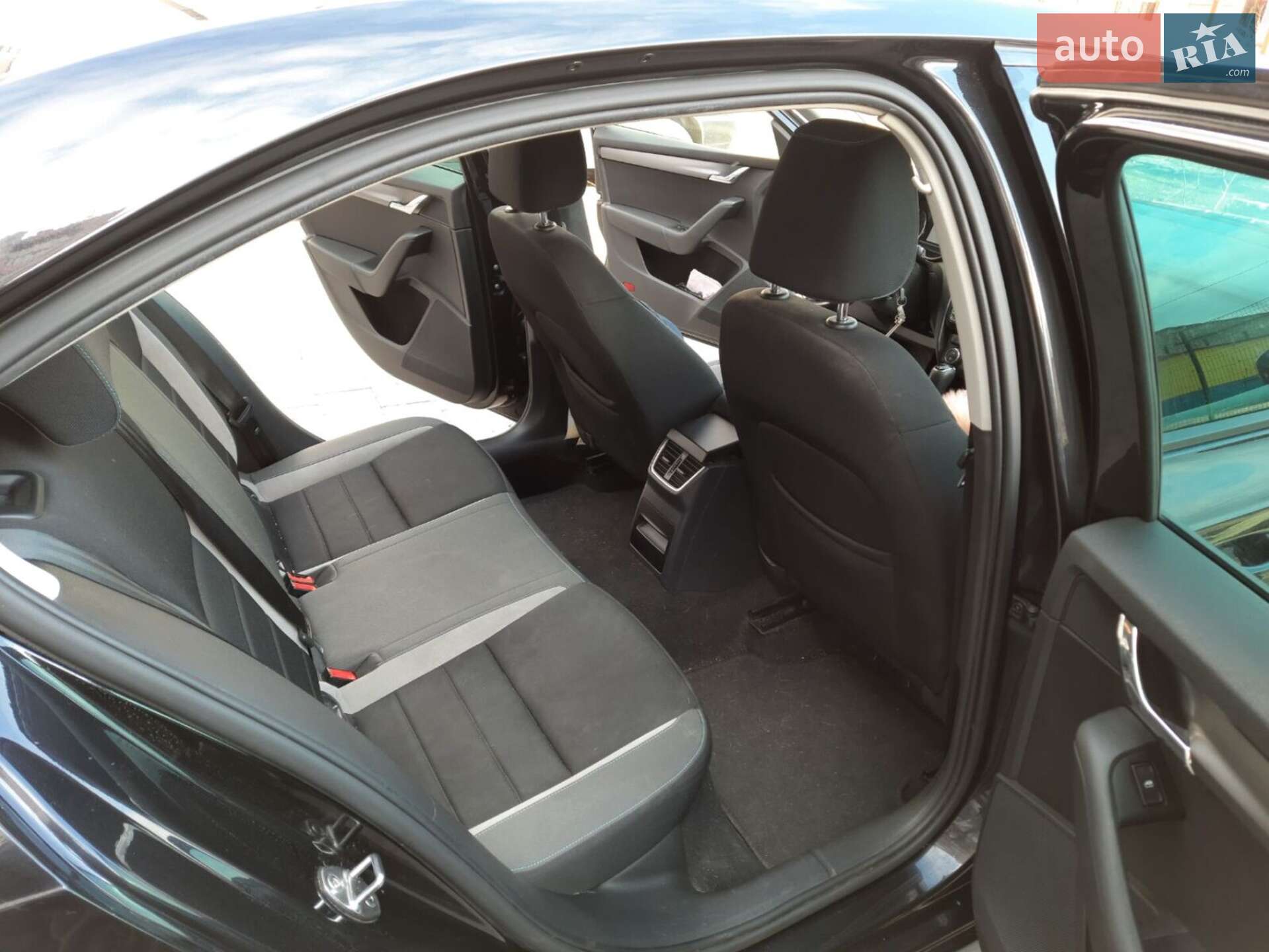 Skoda Octavia 2016 VIN TMBAG7NE6H0131197 фото оголошення 2 з 21