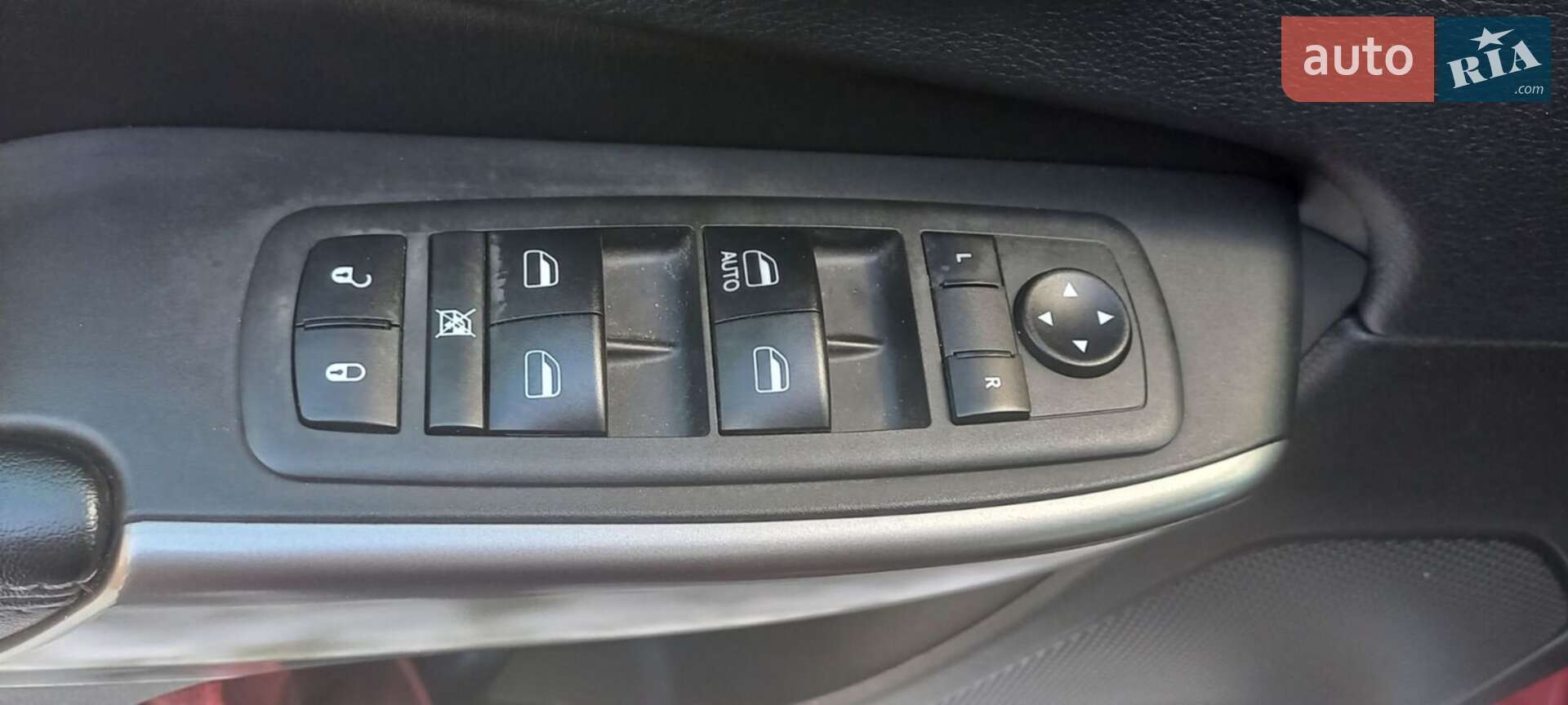 Jeep Cherokee 2019 VIN 1C4PJMCX8KD127523 фото оголошення 14 з 31