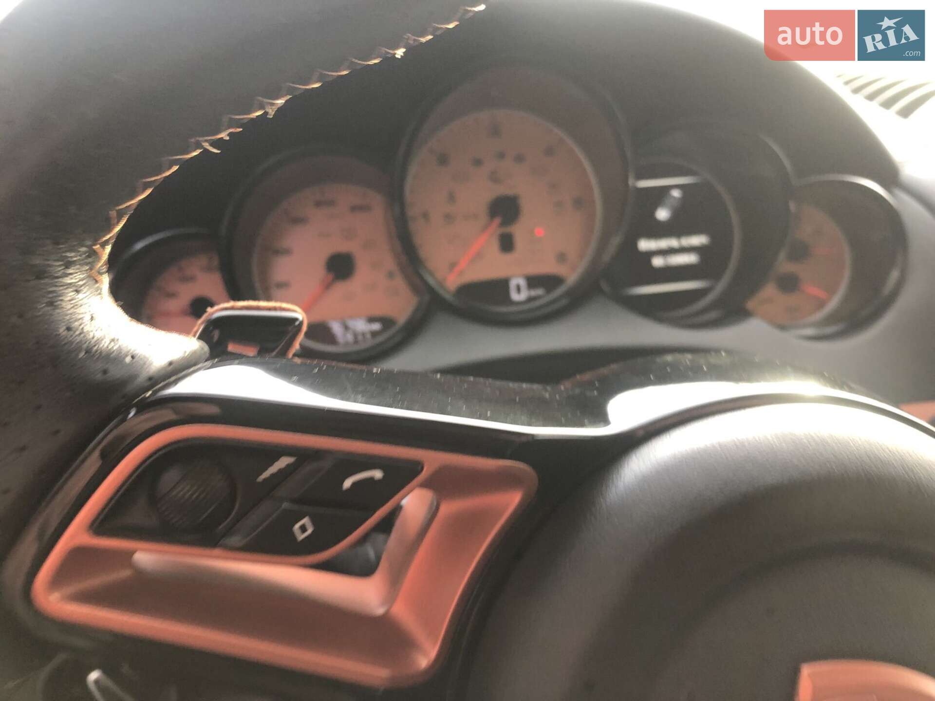 Porsche Cayenne 2016 VIN WP1ZZZ92ZGKA50132 фото оголошення 19 з 35