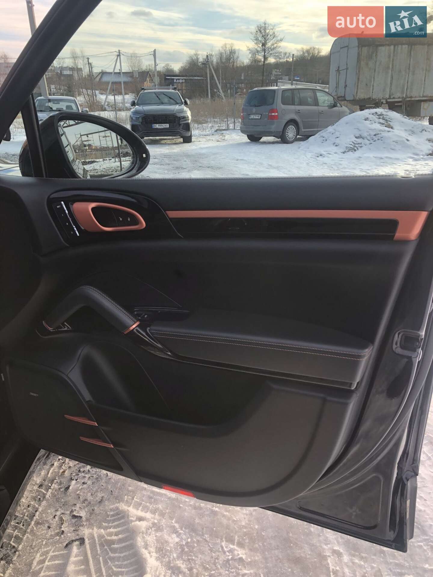 Porsche Cayenne 2016 VIN WP1ZZZ92ZGKA50132 фото оголошення 32 з 35