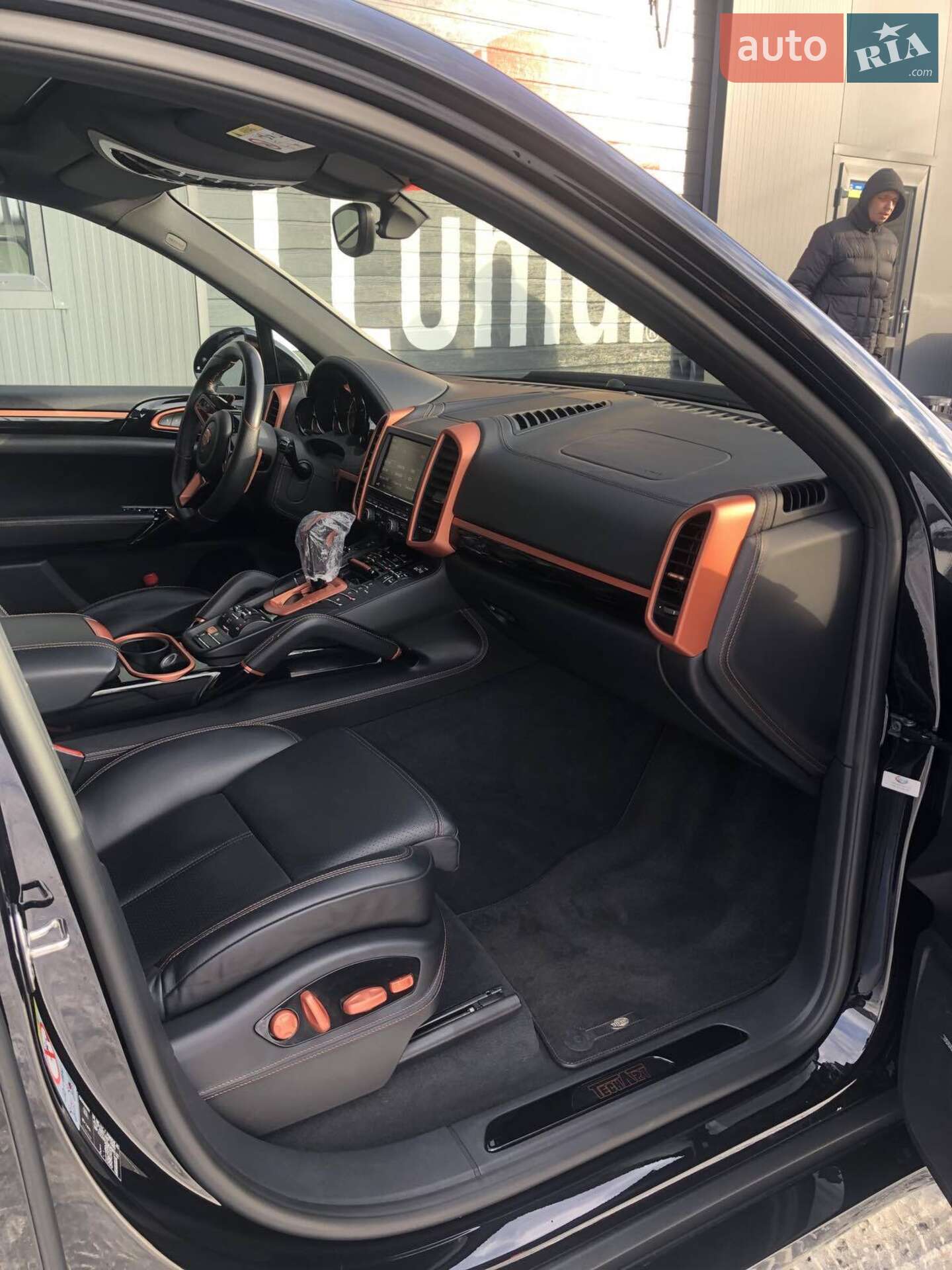 Porsche Cayenne 2016 VIN WP1ZZZ92ZGKA50132 фото оголошення 17 з 35