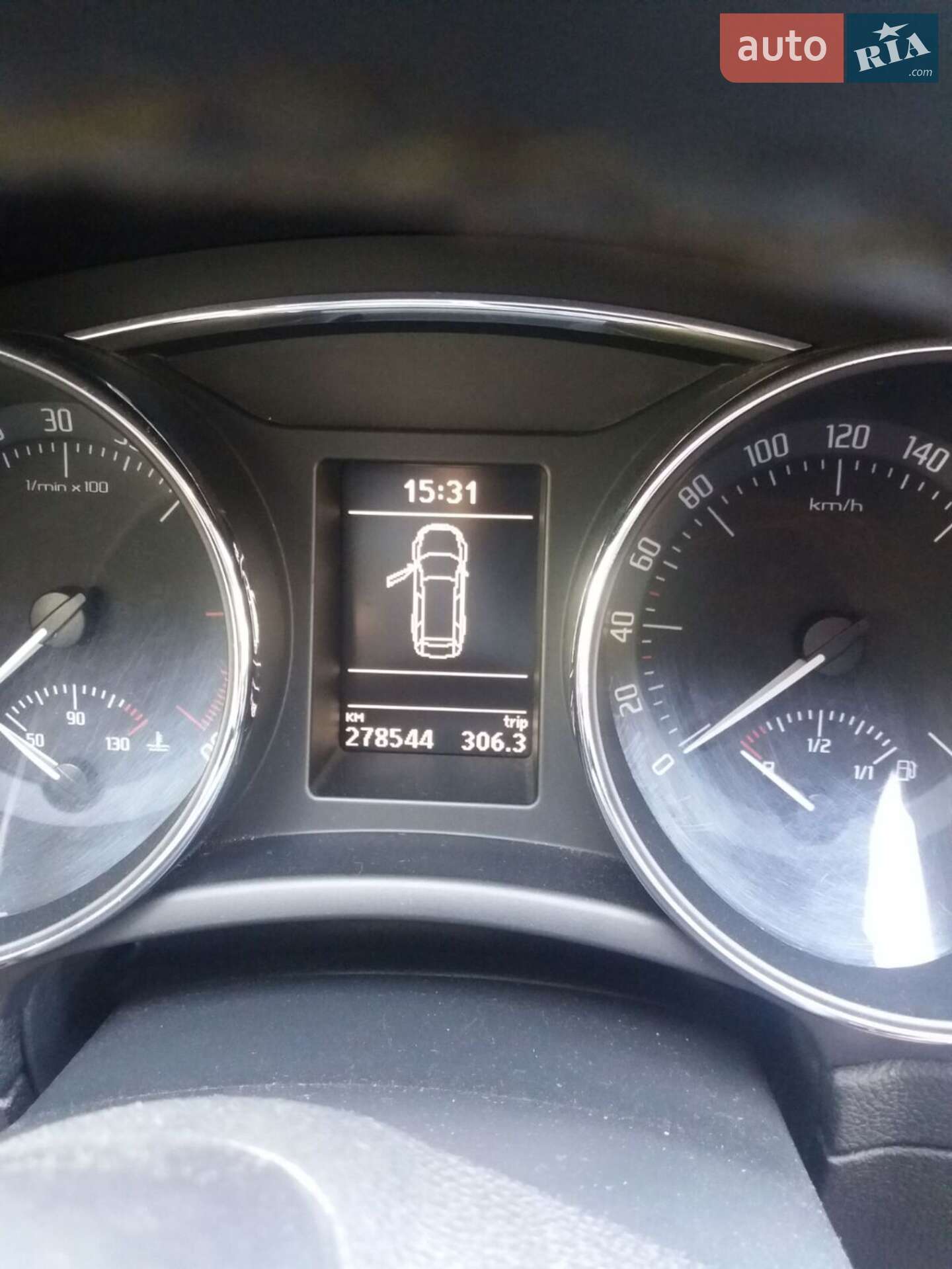 Skoda Superb 2012 VIN TMBJJ73TXC9027870 фото оголошення 7 з 15