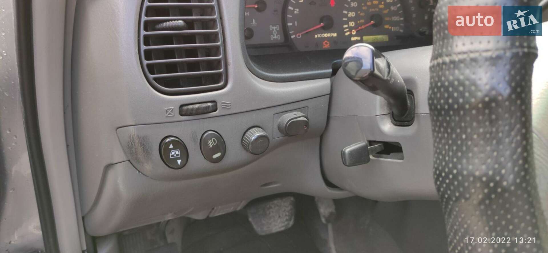 Toyota Sequoia 2002 VIN 5TDZT34A02S088910 фото оголошення 4 з 33