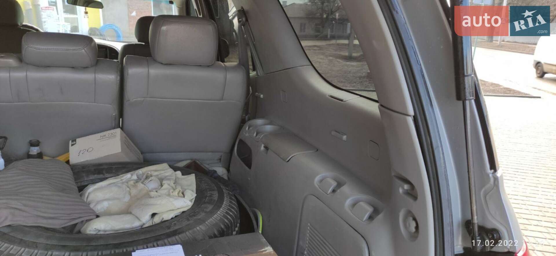 Toyota Sequoia 2002 VIN 5TDZT34A02S088910 фото оголошення 7 з 33