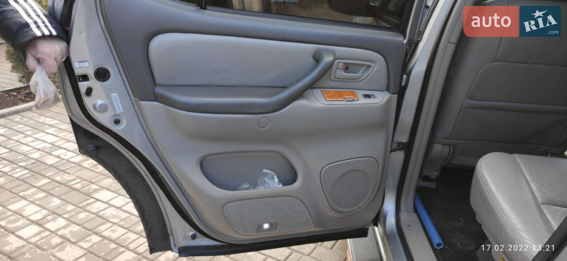 Toyota Sequoia 2002 VIN 5TDZT34A02S088910 фото оголошення 13 з 33