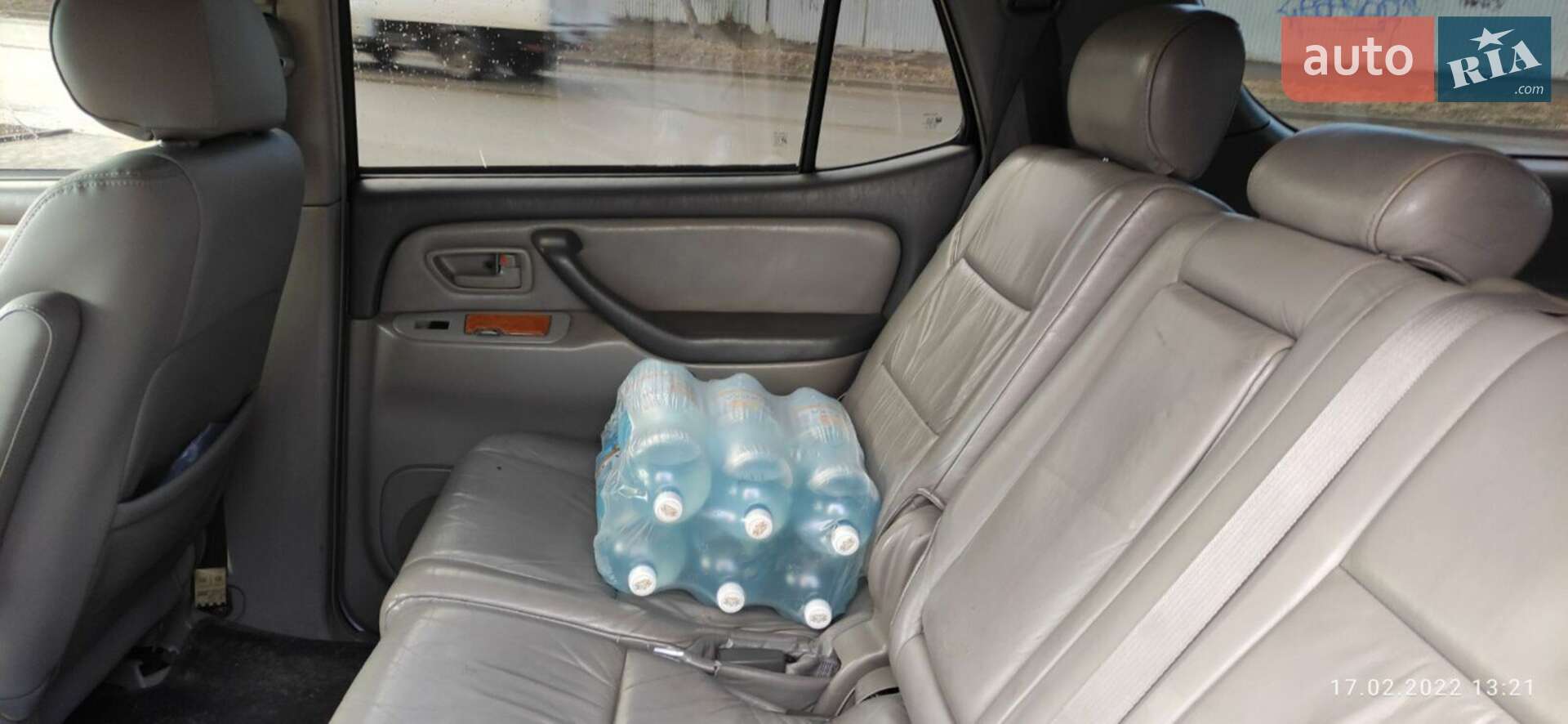 Toyota Sequoia 2002 VIN 5TDZT34A02S088910 фото оголошення 18 з 33