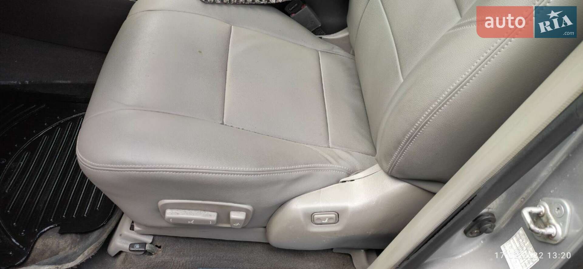 Toyota Sequoia 2002 VIN 5TDZT34A02S088910 фото оголошення 28 з 33