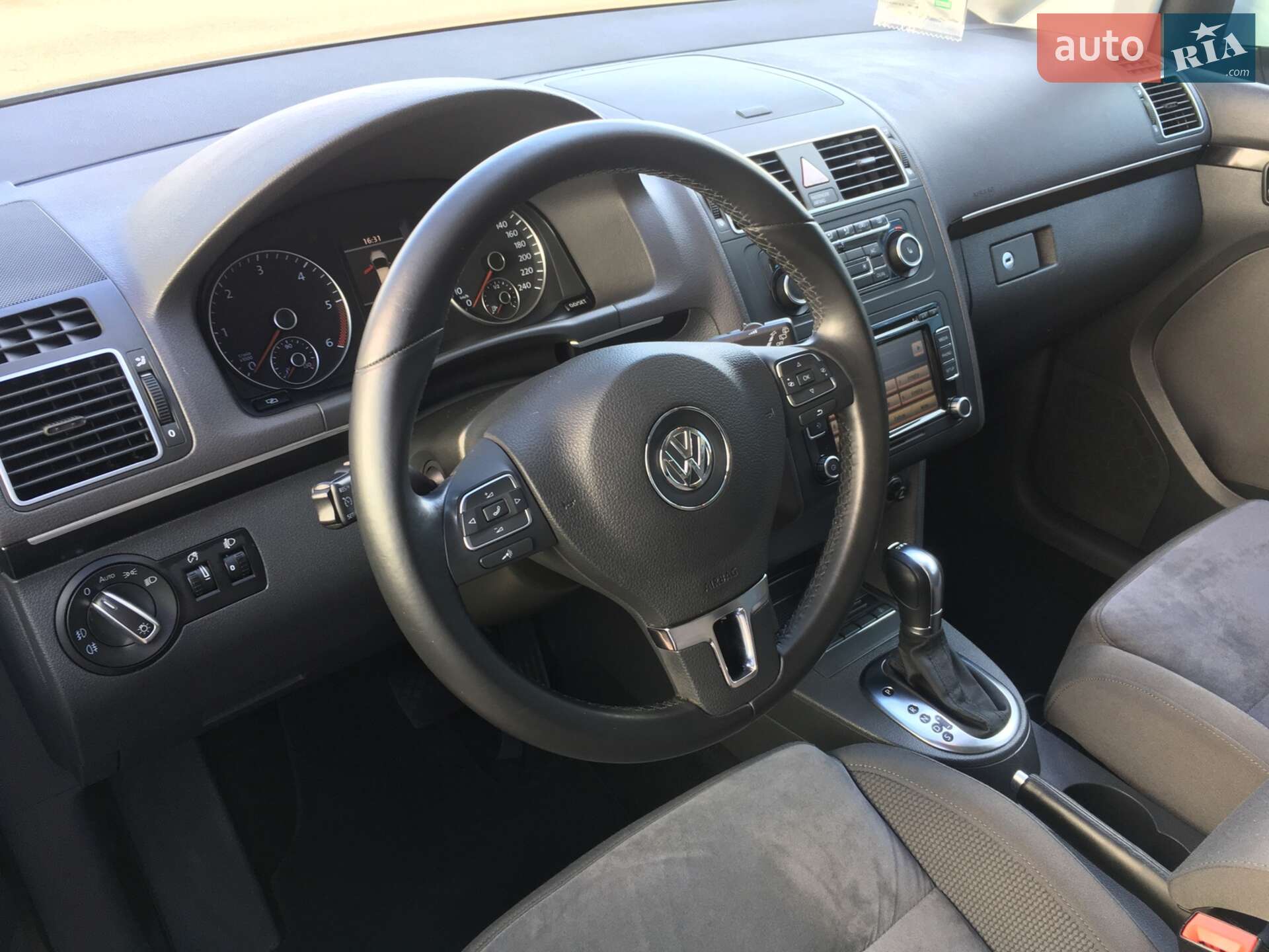 Volkswagen Touran 2010 VIN WVGZZZ1TZBW042819 фото оголошення 5 з 17