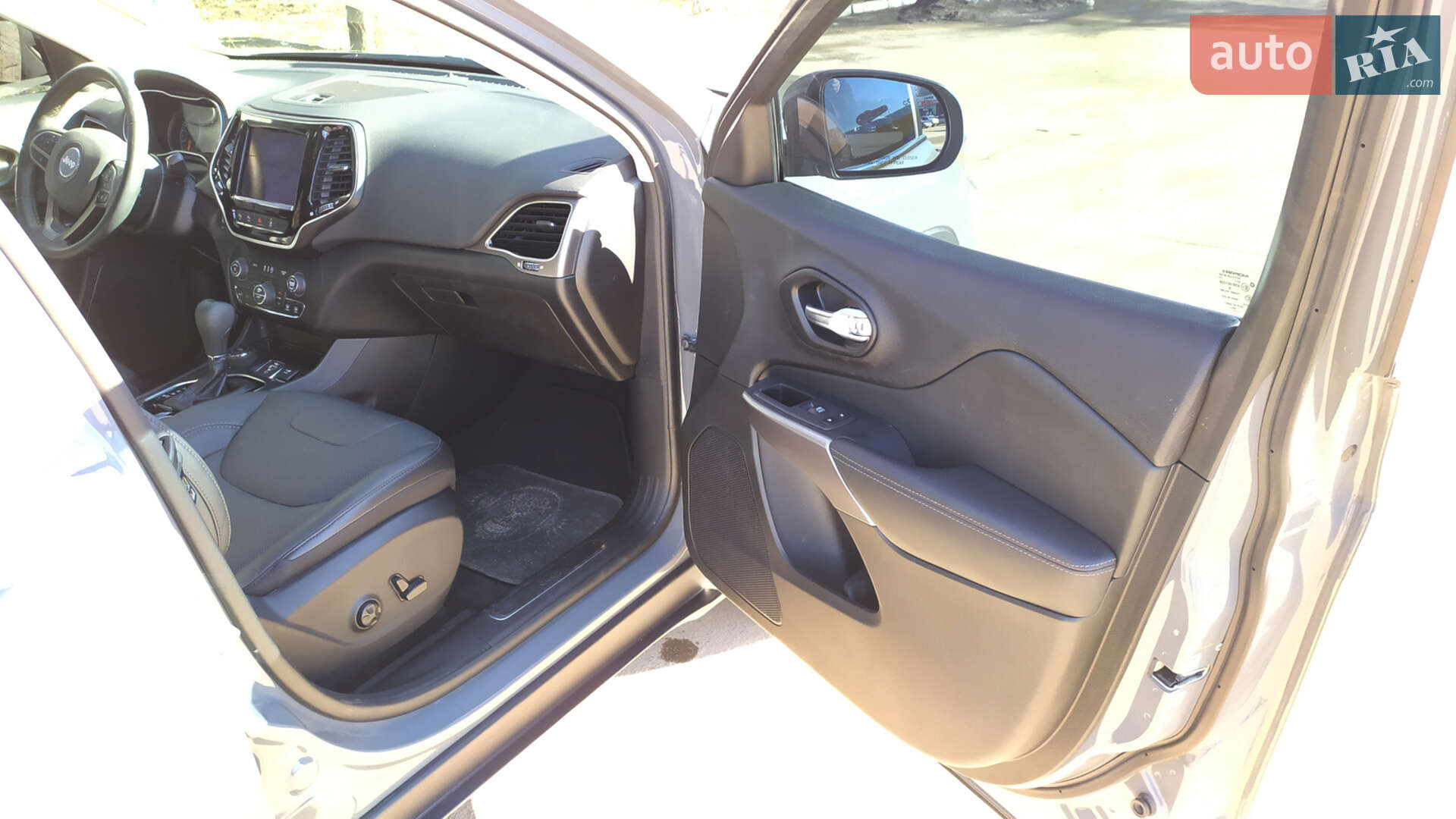 Jeep Cherokee 2021 VIN 1C4PJMDX6MD177757 фото оголошення 10 з 30