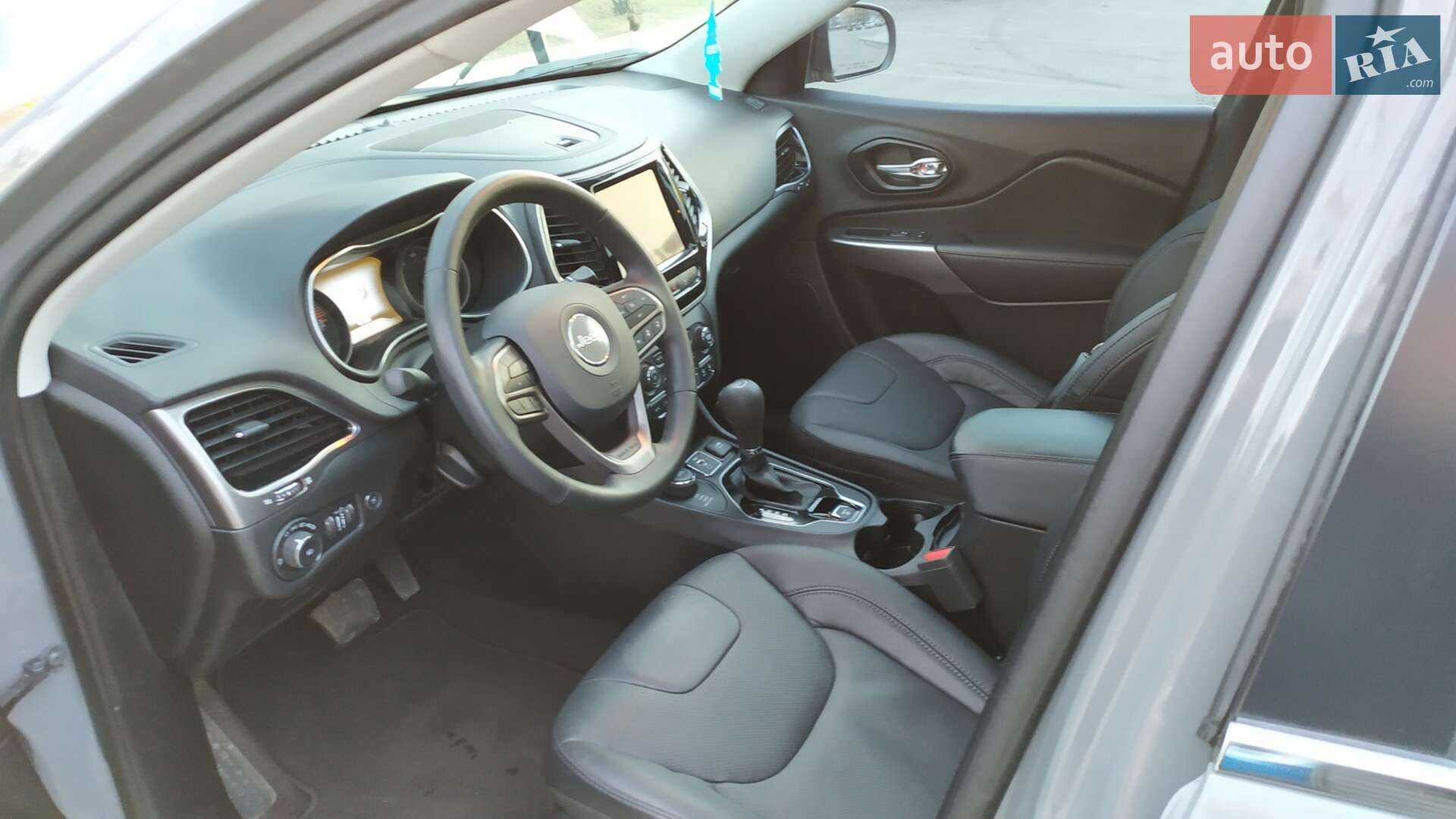 Jeep Cherokee 2021 VIN 1C4PJMDX6MD177757 фото оголошення 32 з 55