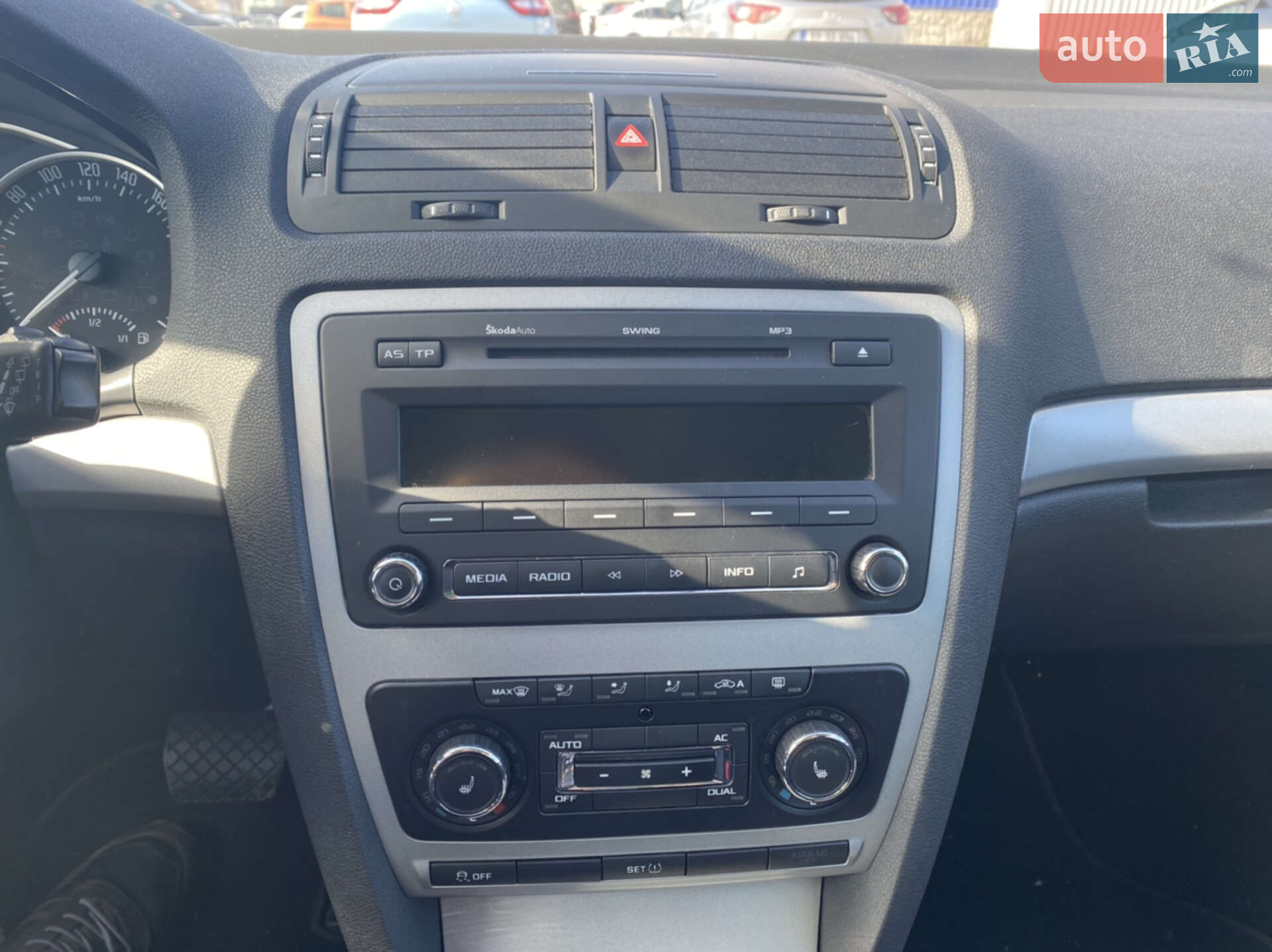 Skoda Octavia 2012 VIN TMBHT61Z6D8010744 фото оголошення 3 з 12