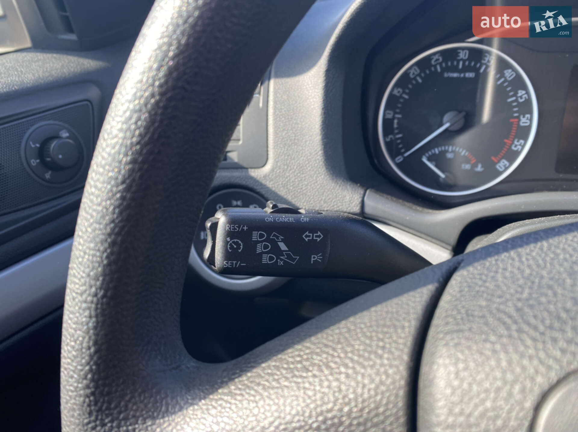 Skoda Octavia 2012 VIN TMBHT61Z6D8010744 фото оголошення 4 з 12