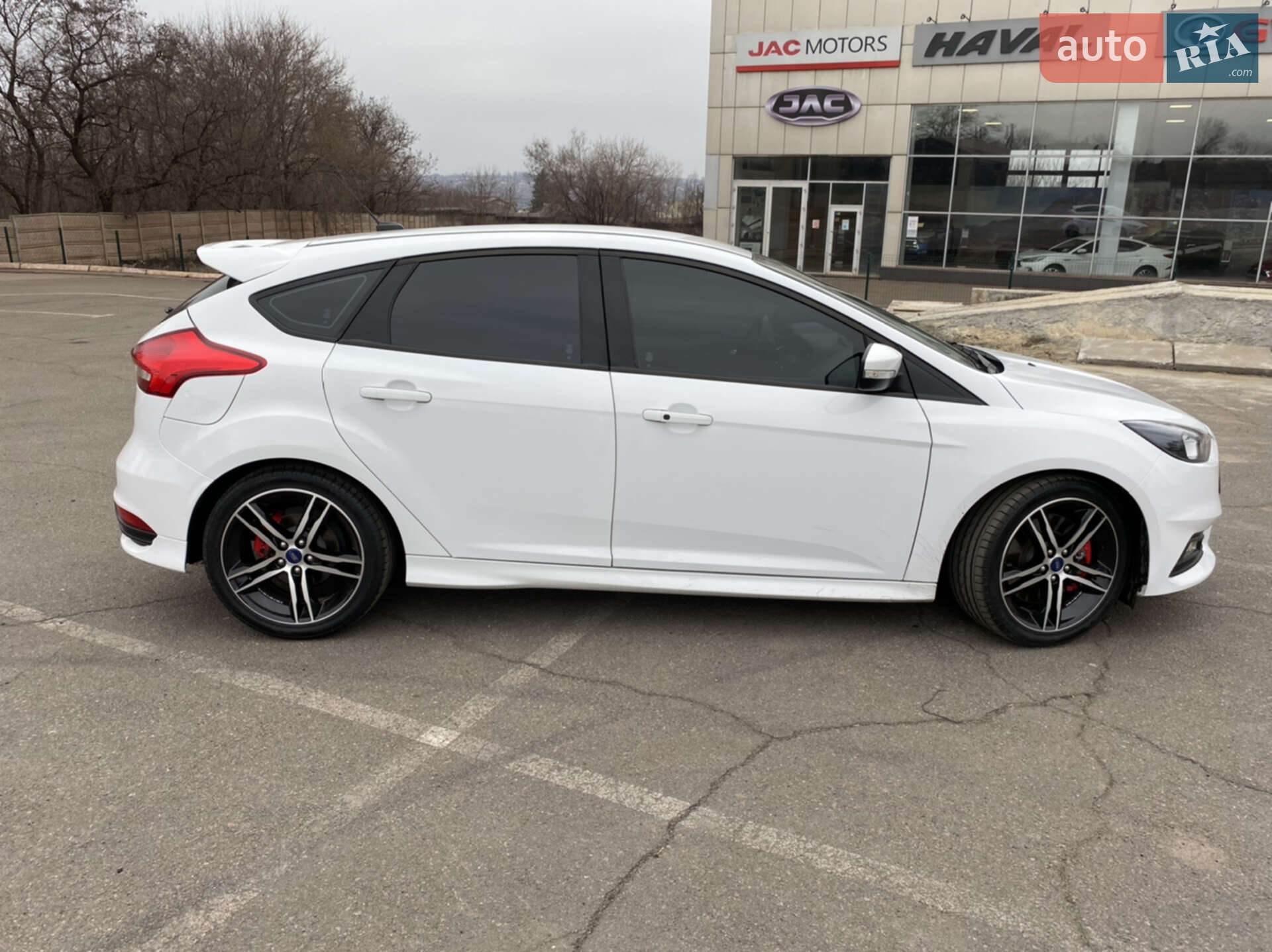 Ford Focus 2018 VIN 1FADP3L91JL322631 фото оголошення 5 з 16