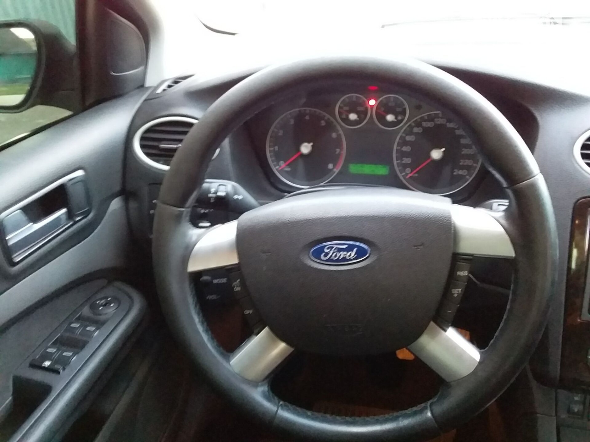Ford Focus 2005 VIN WF04XXWPD45B34725 фото оголошення 26 з 41