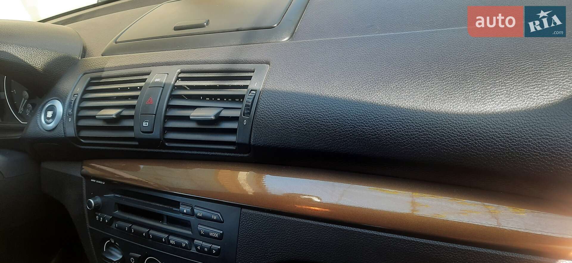 BMW 1 Series 2010 VIN WBAUD71040P446380 фото оголошення 19 з 33