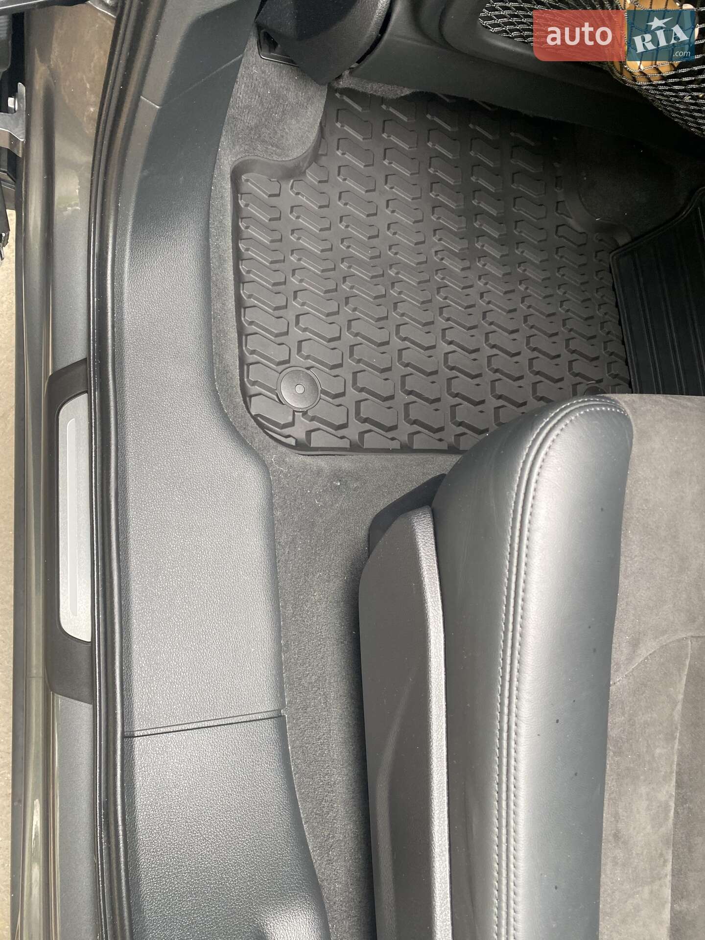 Audi Q7 2017 VIN WAUZZZ4M8JD015111 фото оголошення 14 з 23