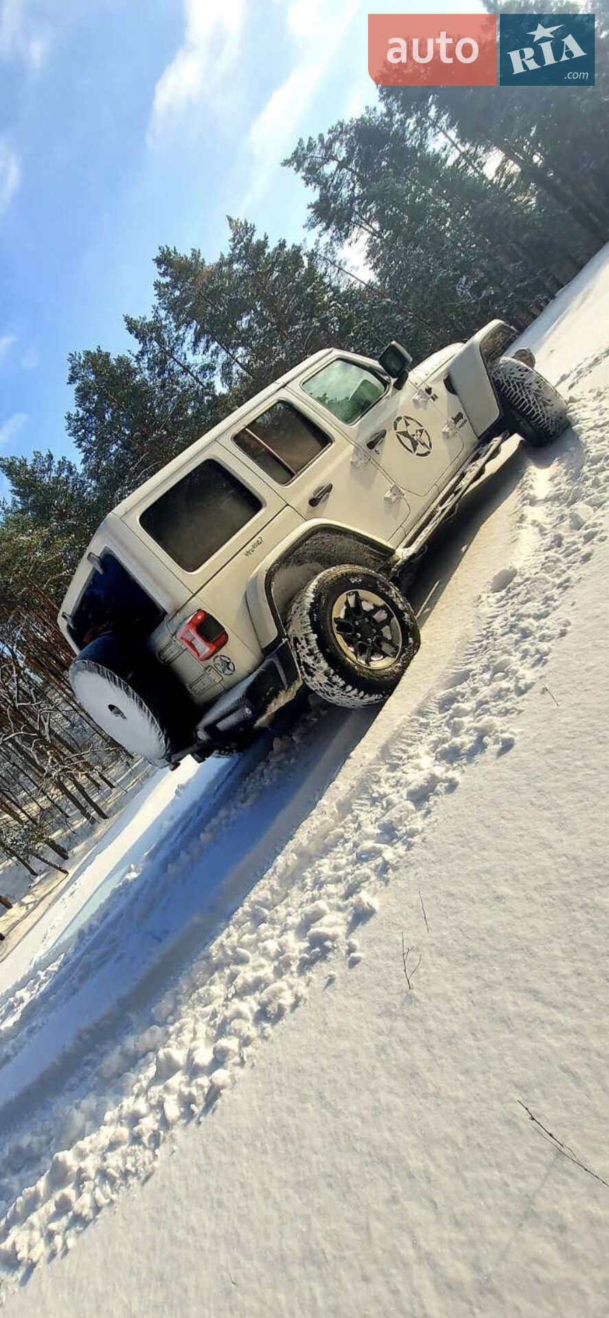 Jeep Wrangler 2018 VIN 1C4HJXFN8JW255490 фото оголошення 35 з 36