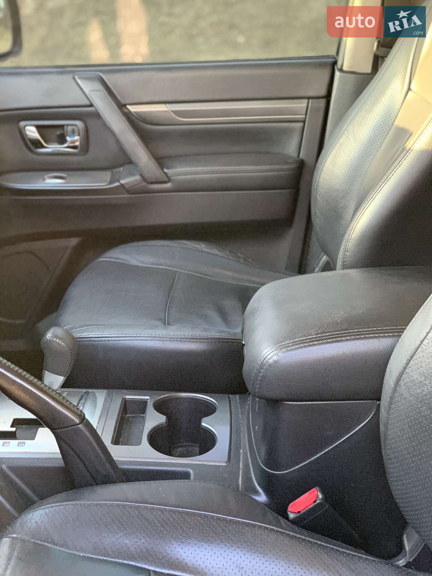 Mitsubishi Pajero 2010 VIN JMBLYV93WAJ000766 фото оголошення 14 з 14