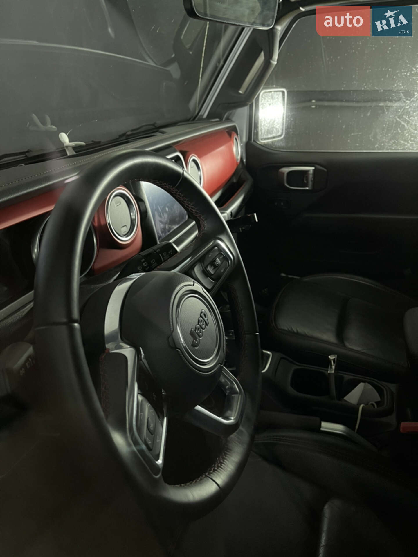 Jeep Wrangler 2018 VIN 1C4HJXFN8JW255490 фото оголошення 5 з 36