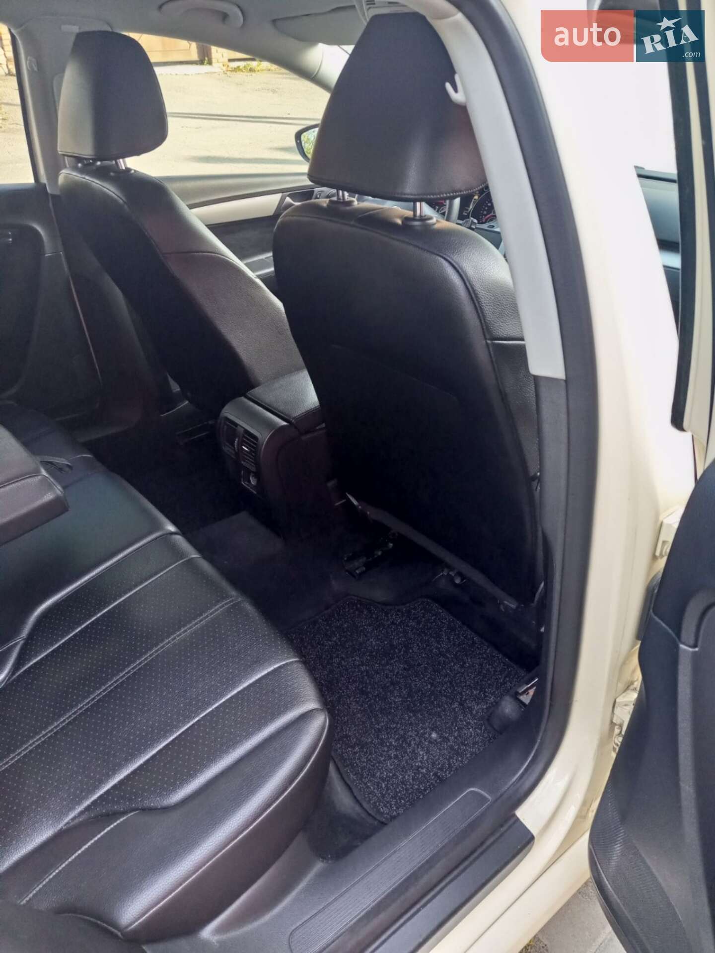 Volkswagen Passat 2014 VIN WVWZZZ3CZFE004642 фото оголошення 2 з 29