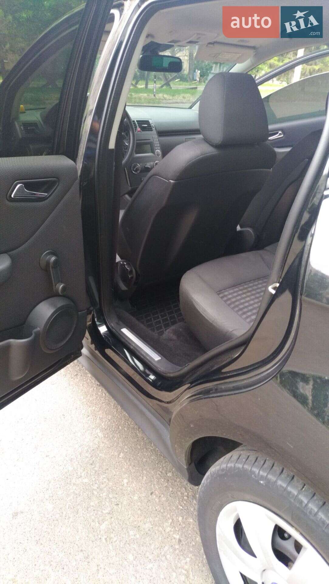Mercedes-Benz A-Class 2011 VIN WDD1690071J976339 фото оголошення 6 з 7