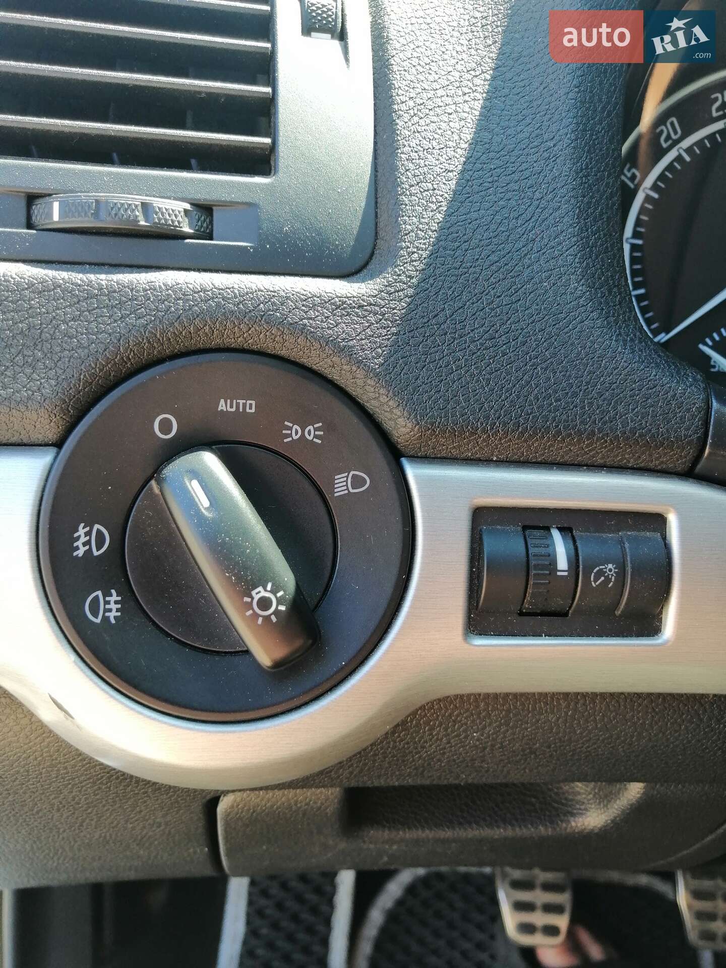 Skoda Octavia 2011 VIN TMBUH61Z4B2159654 фото оголошення 37 з 44
