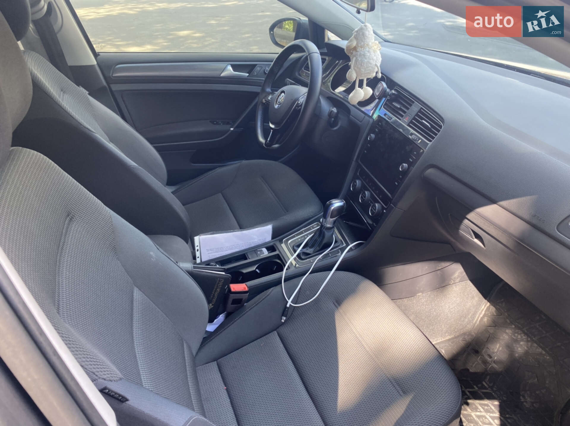 Volkswagen e-Golf 2017 VIN WVWKR7AU9HW954361 фото оголошення 14 з 21