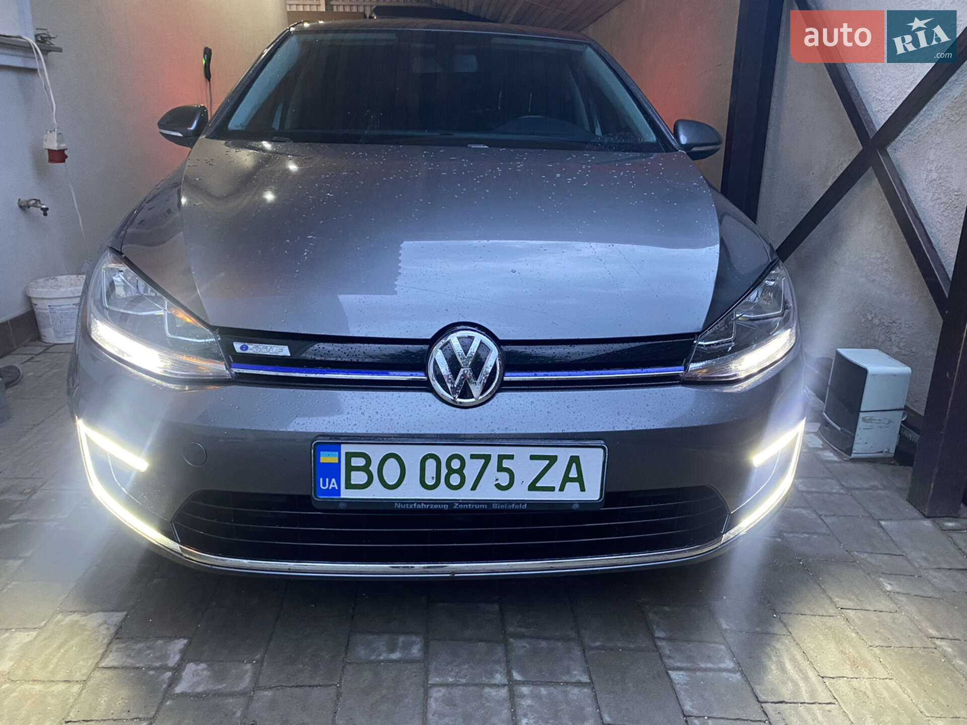 Volkswagen e-Golf 2017 VIN WVWKR7AU9HW954361 фото оголошення 18 з 21