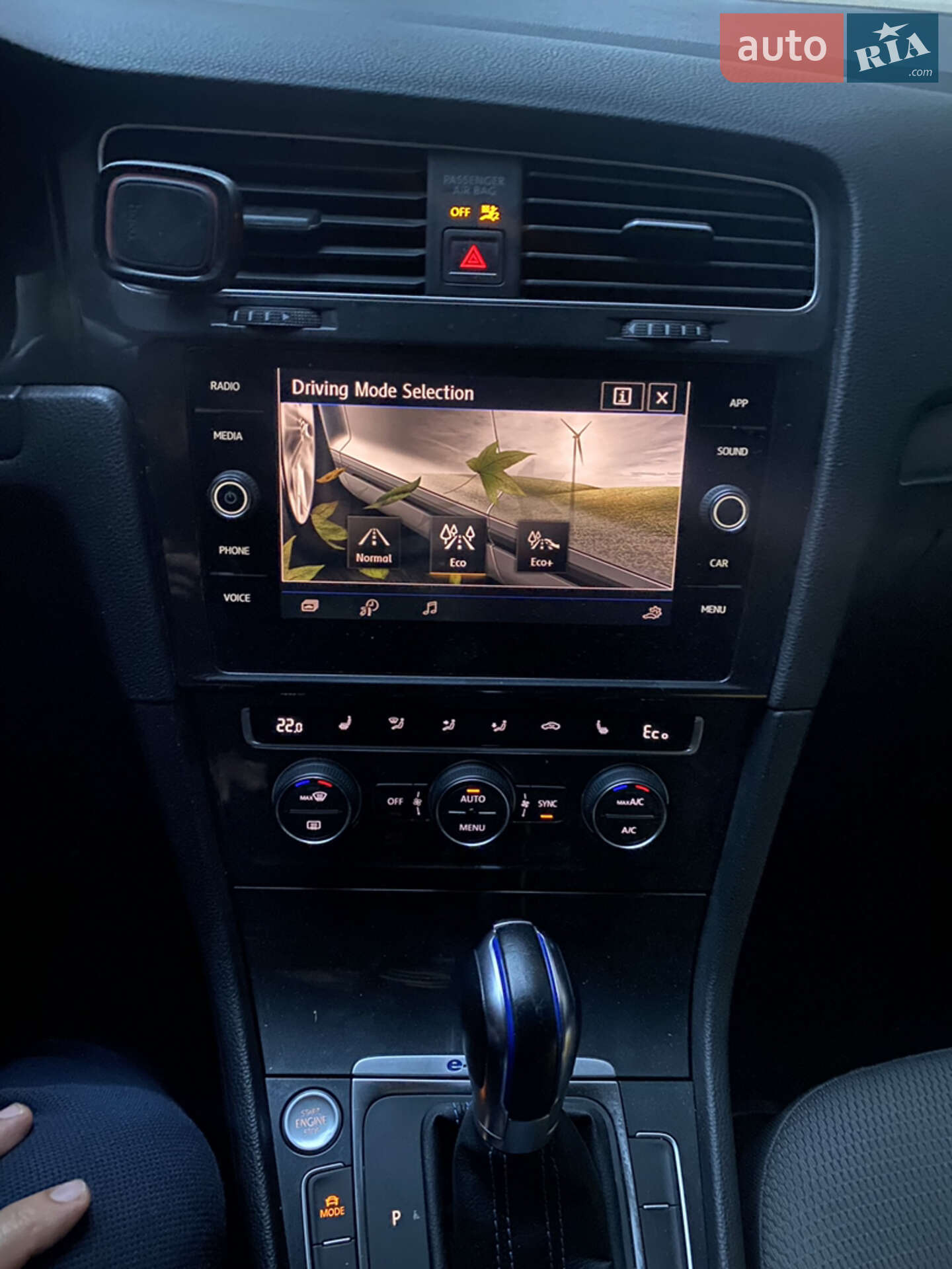 Volkswagen e-Golf 2017 VIN WVWKR7AU9HW954361 фото оголошення 16 з 21