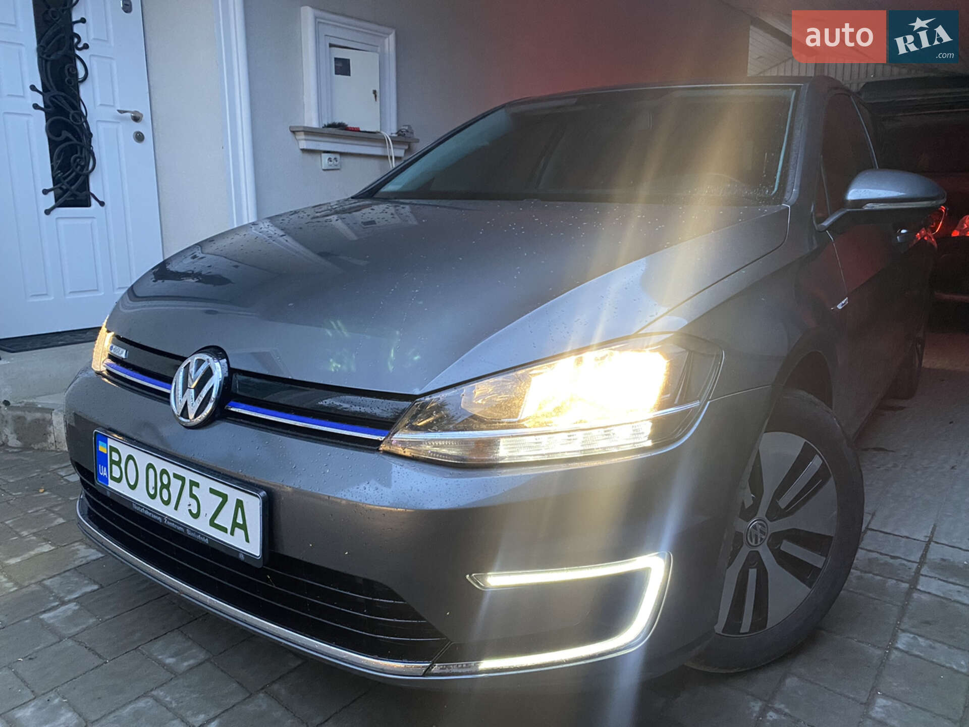 Volkswagen e-Golf 2017 VIN WVWKR7AU9HW954361 фото оголошення 17 з 21